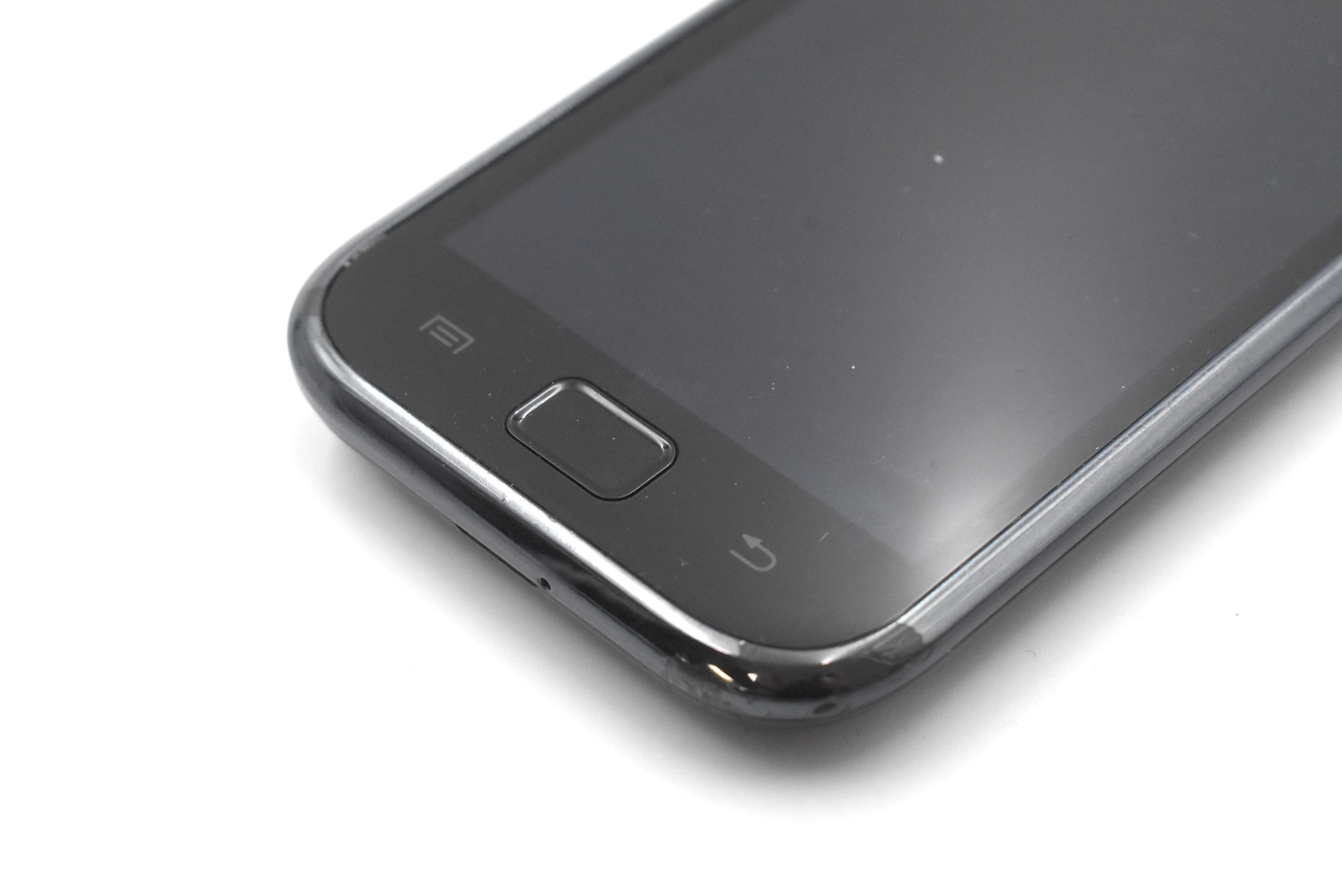 telefon-samsung-galaxy-s-gt-i9000-przekatna-ekranu-400