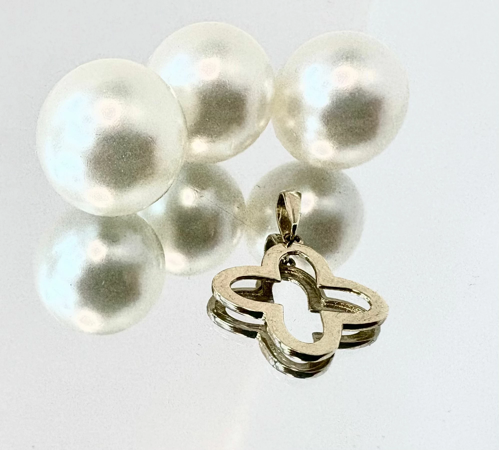 sliczna-zlota-zawieszka-koniczynka-pr585-062gr-a-rynek-7-grodkow