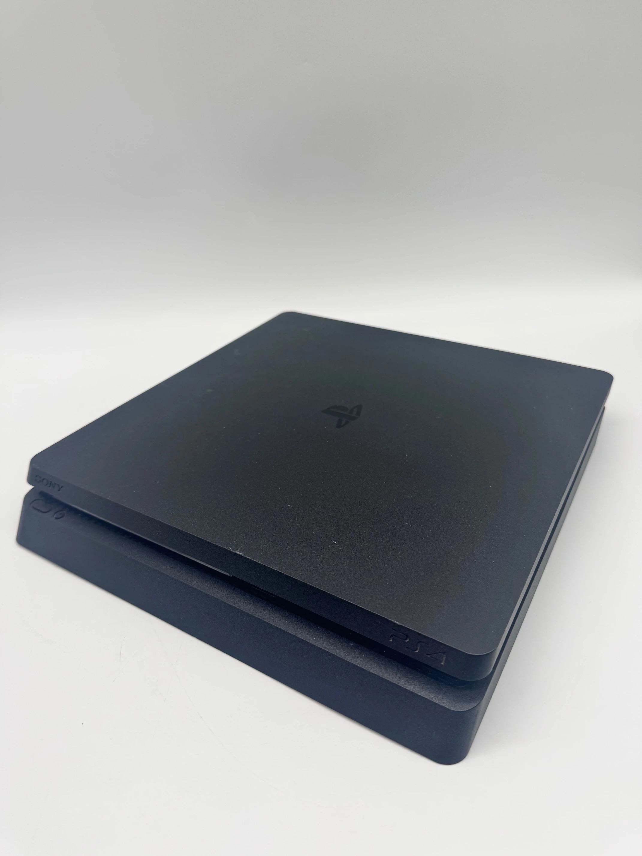 konsola-ps4-slim-500gb-2padygry-kod-producenta-cuh-2216a