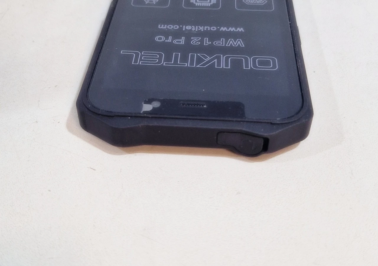 oukitel-wp12-pro-464-gb-przekatna-ekranu-550