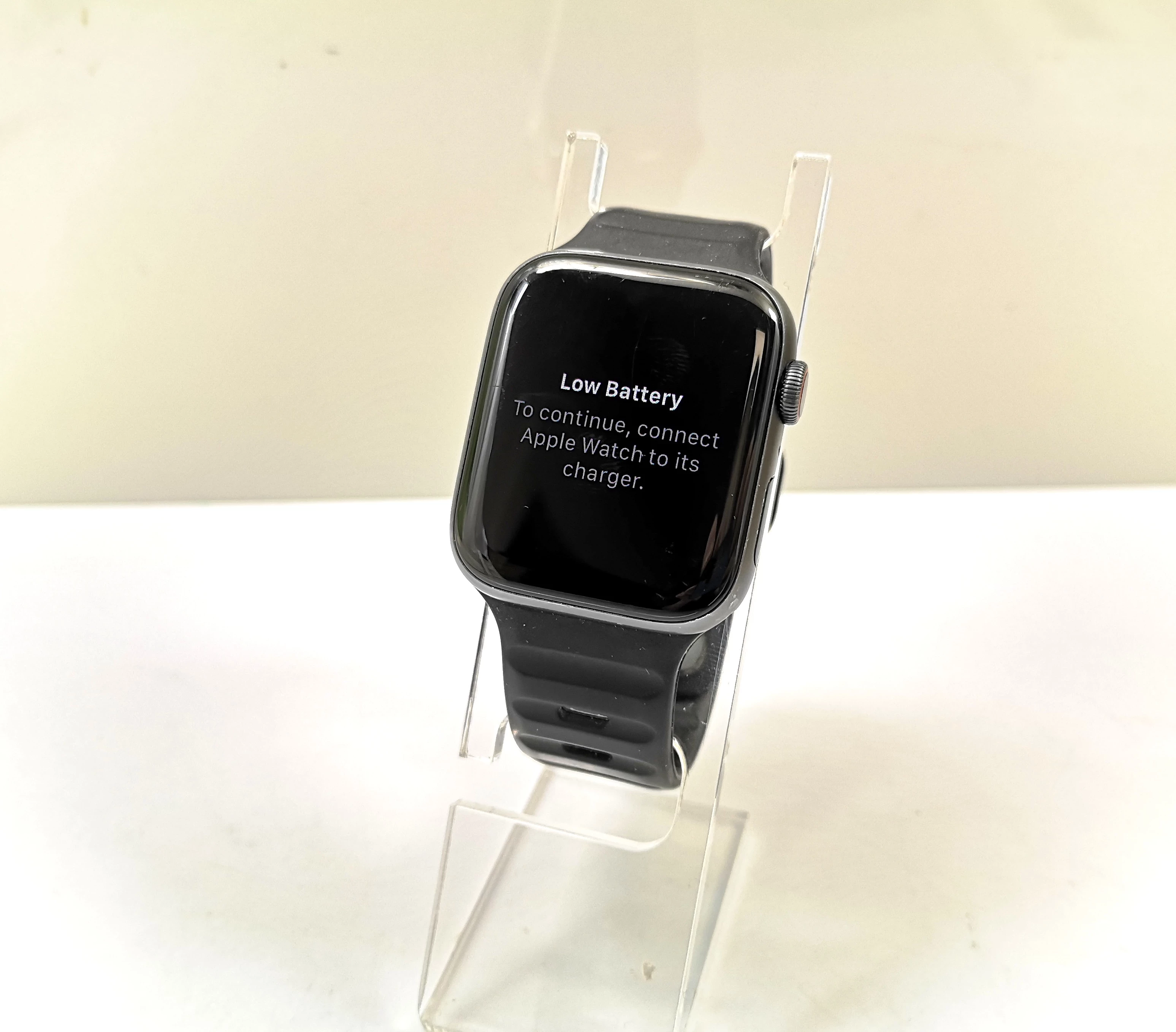 smartwatch-apple-watch-series-5-44mm-szerokosc-koperty-3800