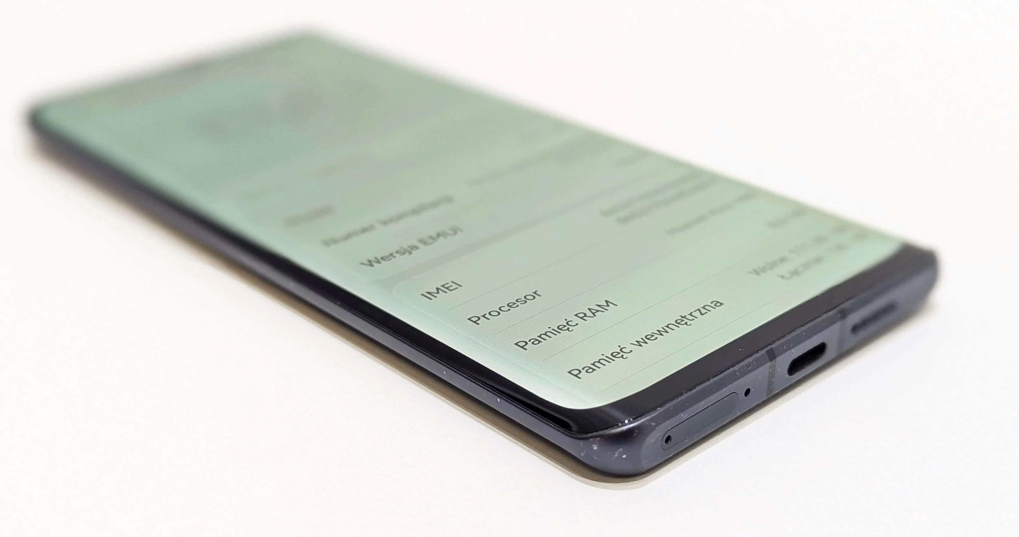 telefon-huawei-p30-pro-8128gb-dualsim-czarny-wbudowana-pamiec-202869-214189