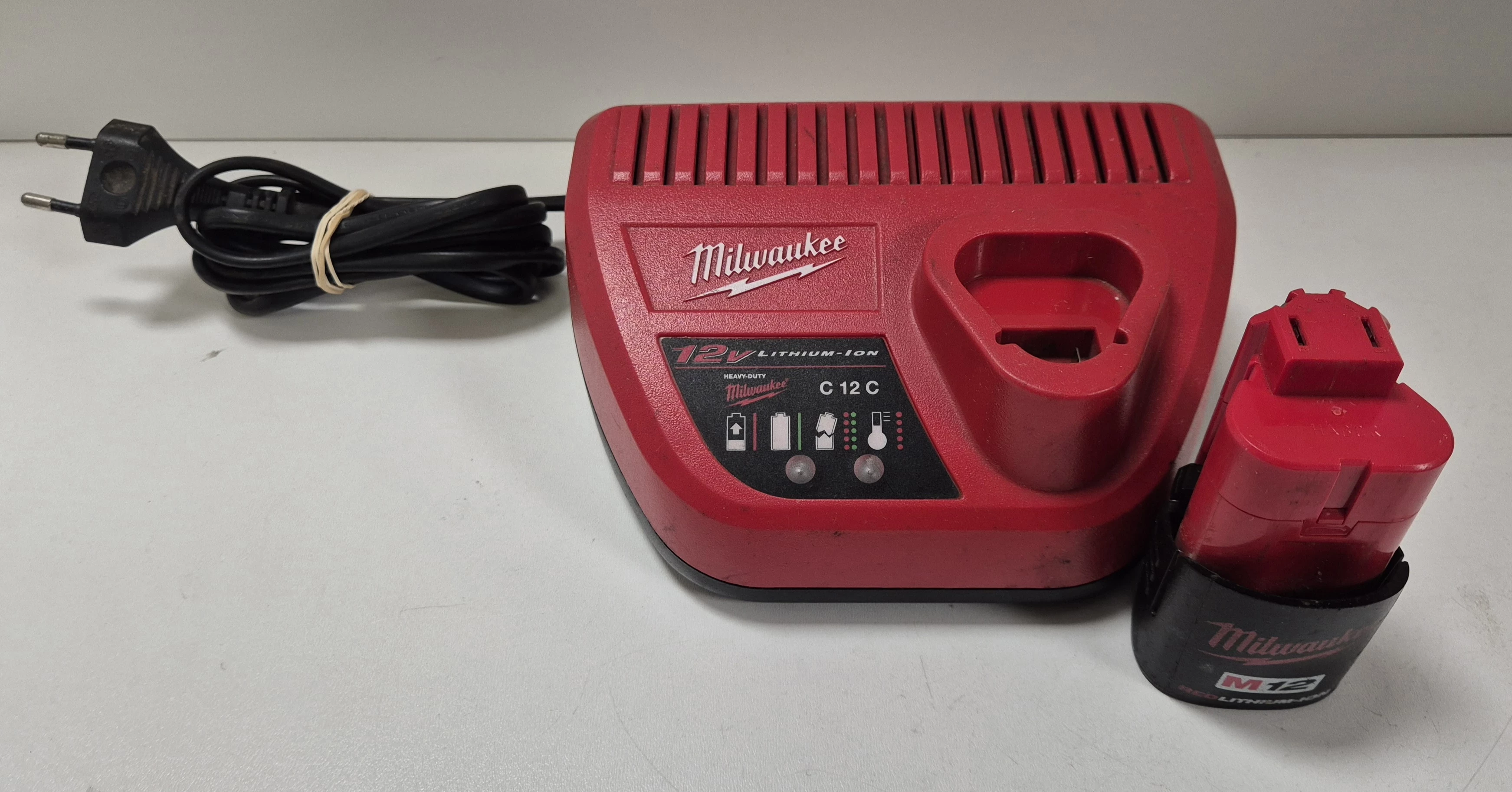 ladowarka-milwaukee-c-12-c-aku-milwaukee-m12-b-15-ah-kolejowa-7-ostrow-wielkopolski-sj