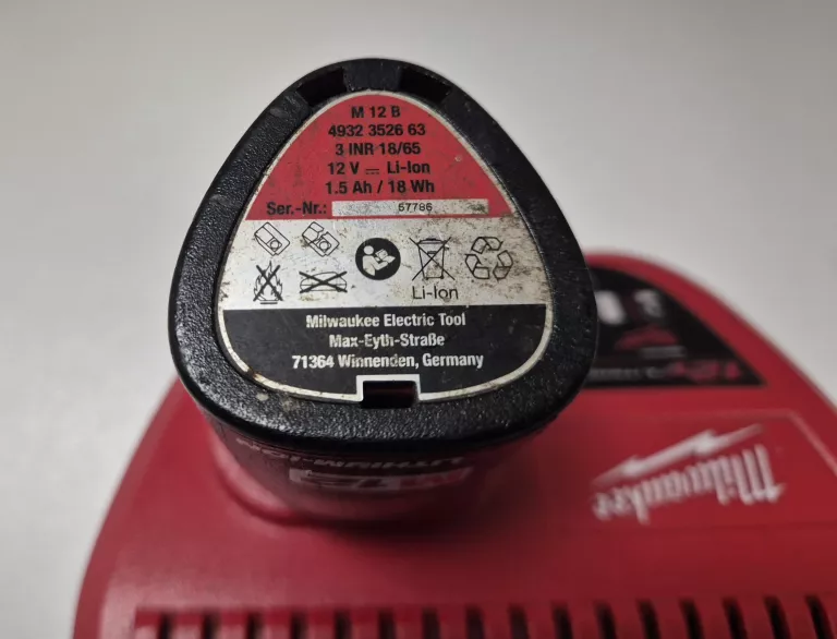 ladowarka-milwaukee-c-12-c-aku-milwaukee-m12-b-15-ah-product-id-9e4399ec-071f-4439-8a79-ad0455dc0b1f