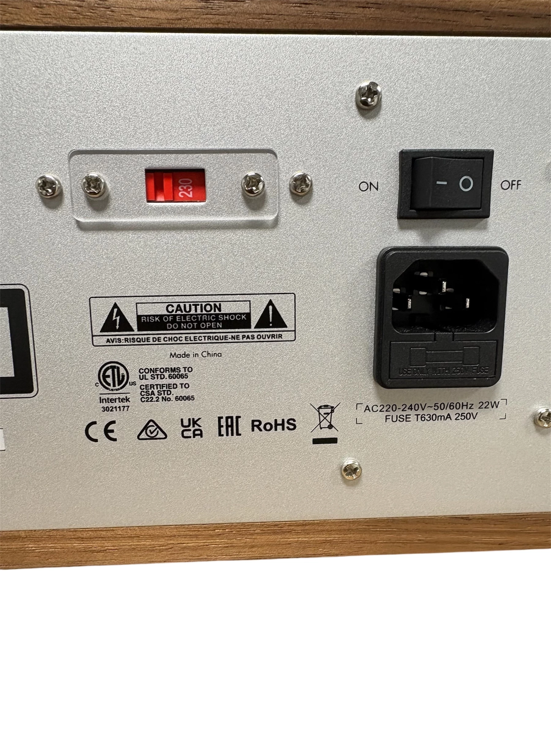 odtwarzacz-plyt-cd-leak-cdt-walnut-kod-producenta-cdt-wood