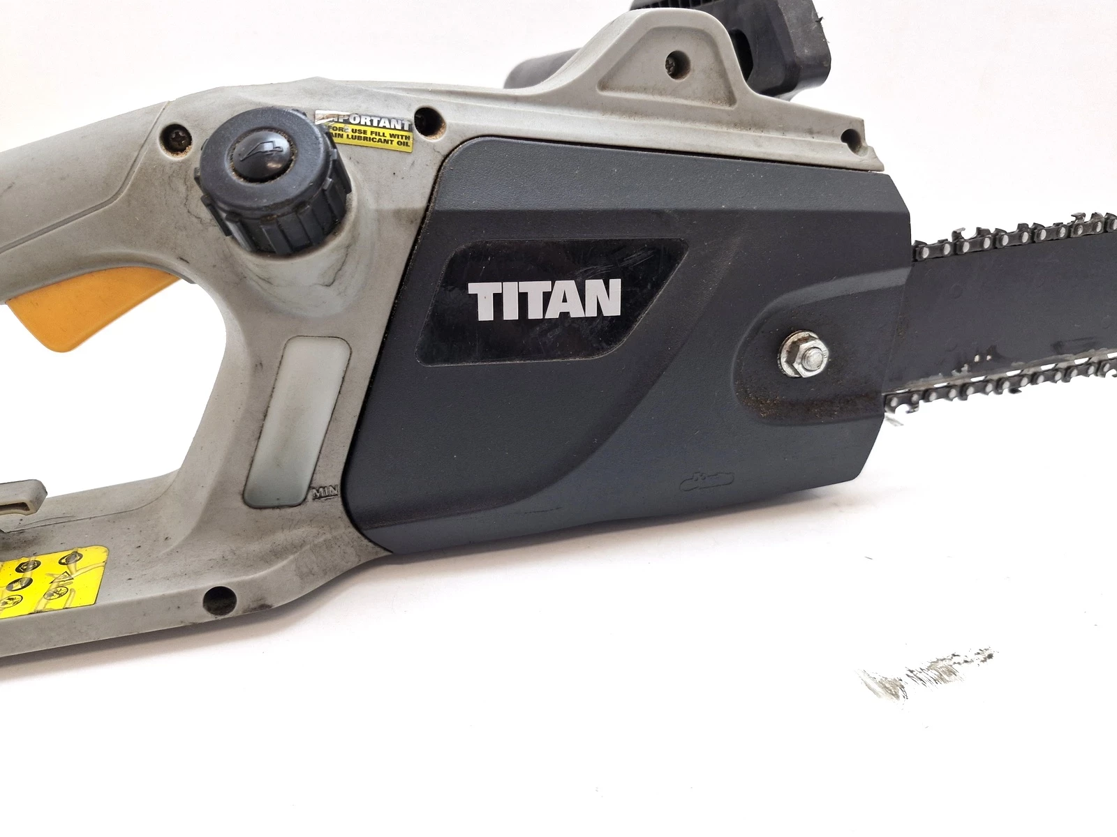 pila-elektryczna-do-drewna-2000w-titan-pilarka-lancuchowa-ttl758chn-40-cm-marka-248811-951675