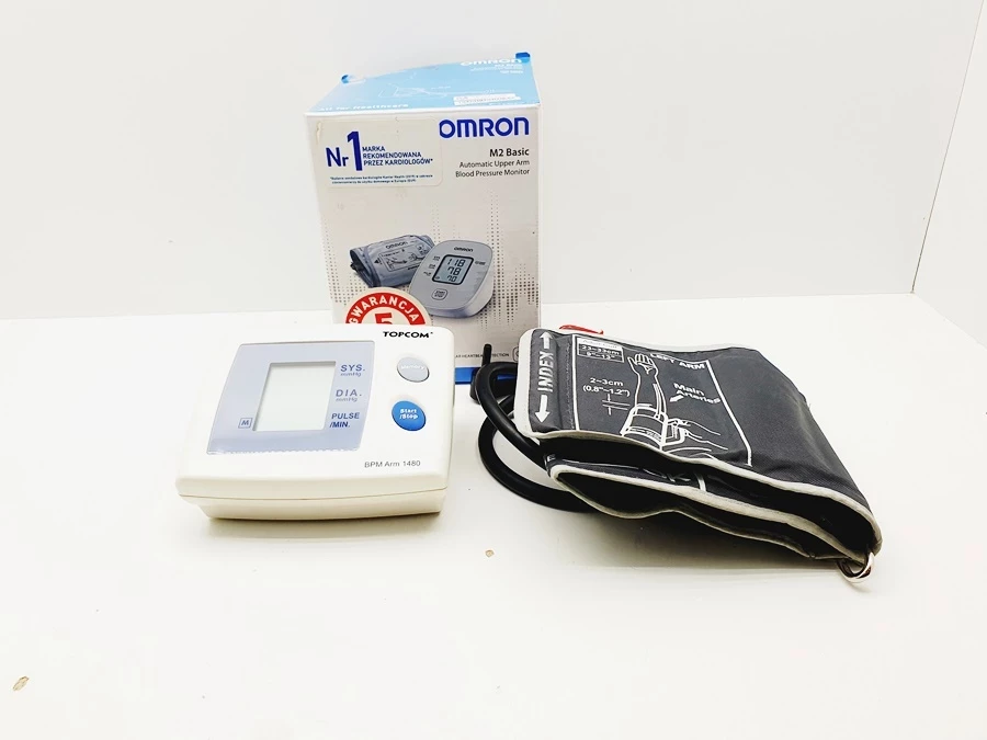 elektroniczny-cisnieniomierz-naramienny-omron-m2-essential-komplet-strzegomska-200-wroclaw