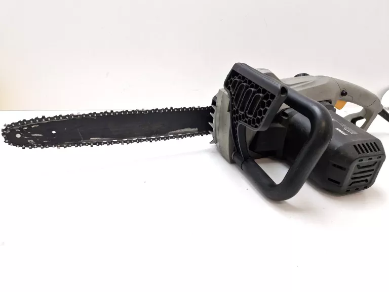 pila-elektryczna-do-drewna-2000w-titan-pilarka-lancuchowa-ttl758chn-40-cm-ean-gtin-3663602627913