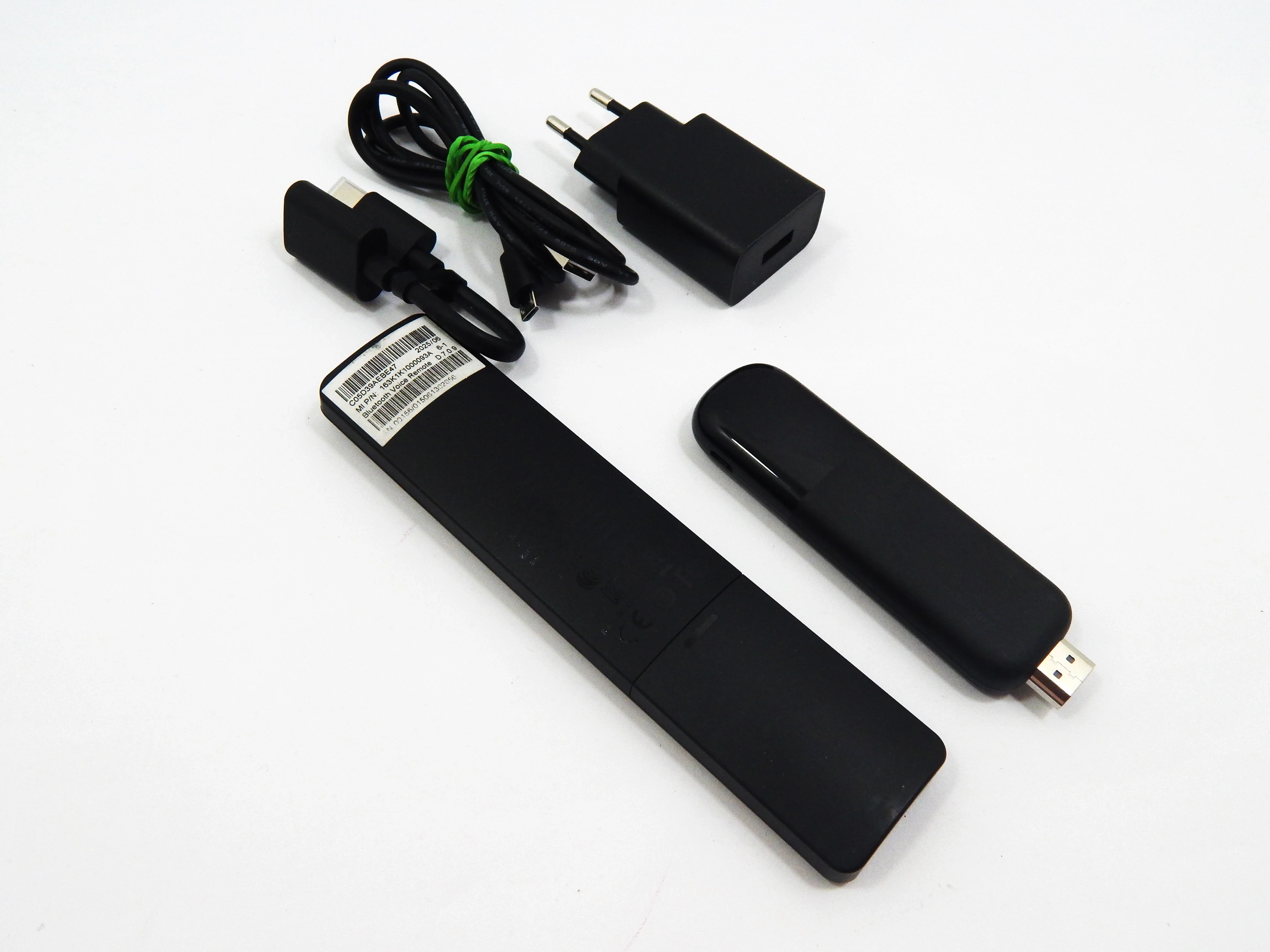 odtwarzacz-multimedialny-4k-xiaomi-mi-tv-stick-2nd-gen-czarny-stan-11323-2