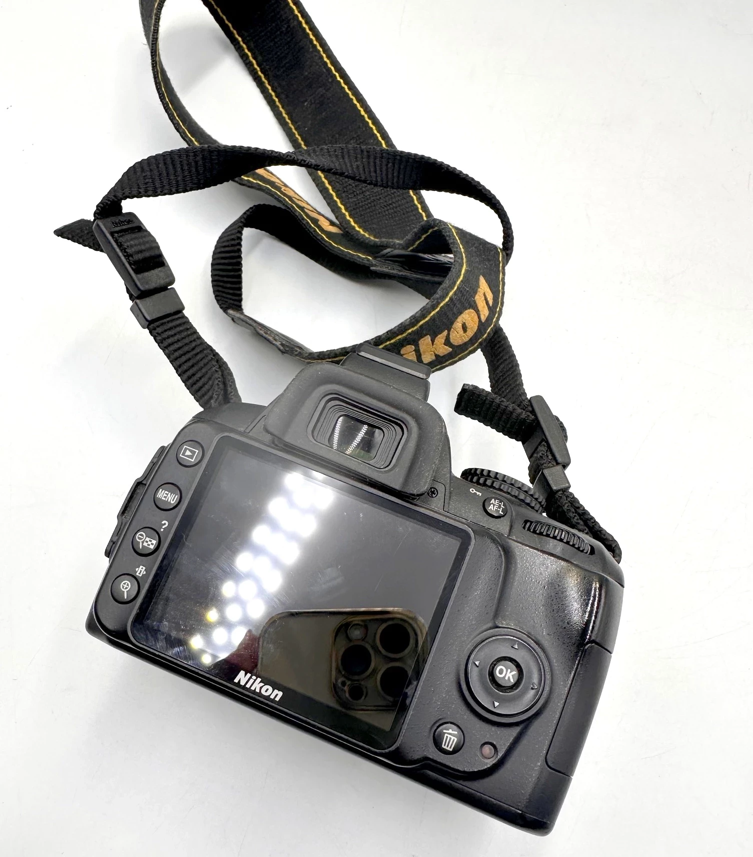 aparat-cyfrowy-lustrzanka-nikon-d3000-body-ladowarka-torba-w-zestawie-814-1