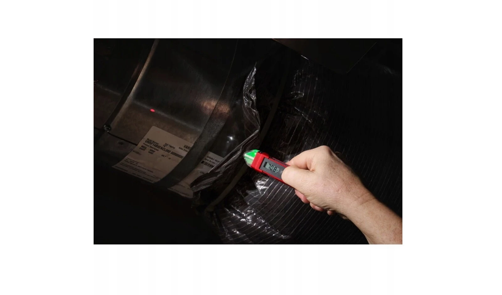 milwaukee-bezkontakt-detektor-napiecia-z-termometrem-laserowym-4932498859-stan-11323-1