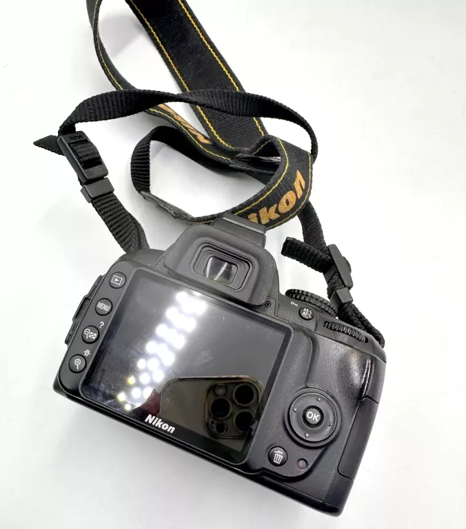 aparat-cyfrowy-lustrzanka-nikon-d3000-body-ladowarka-torba-w-zestawie-814-1