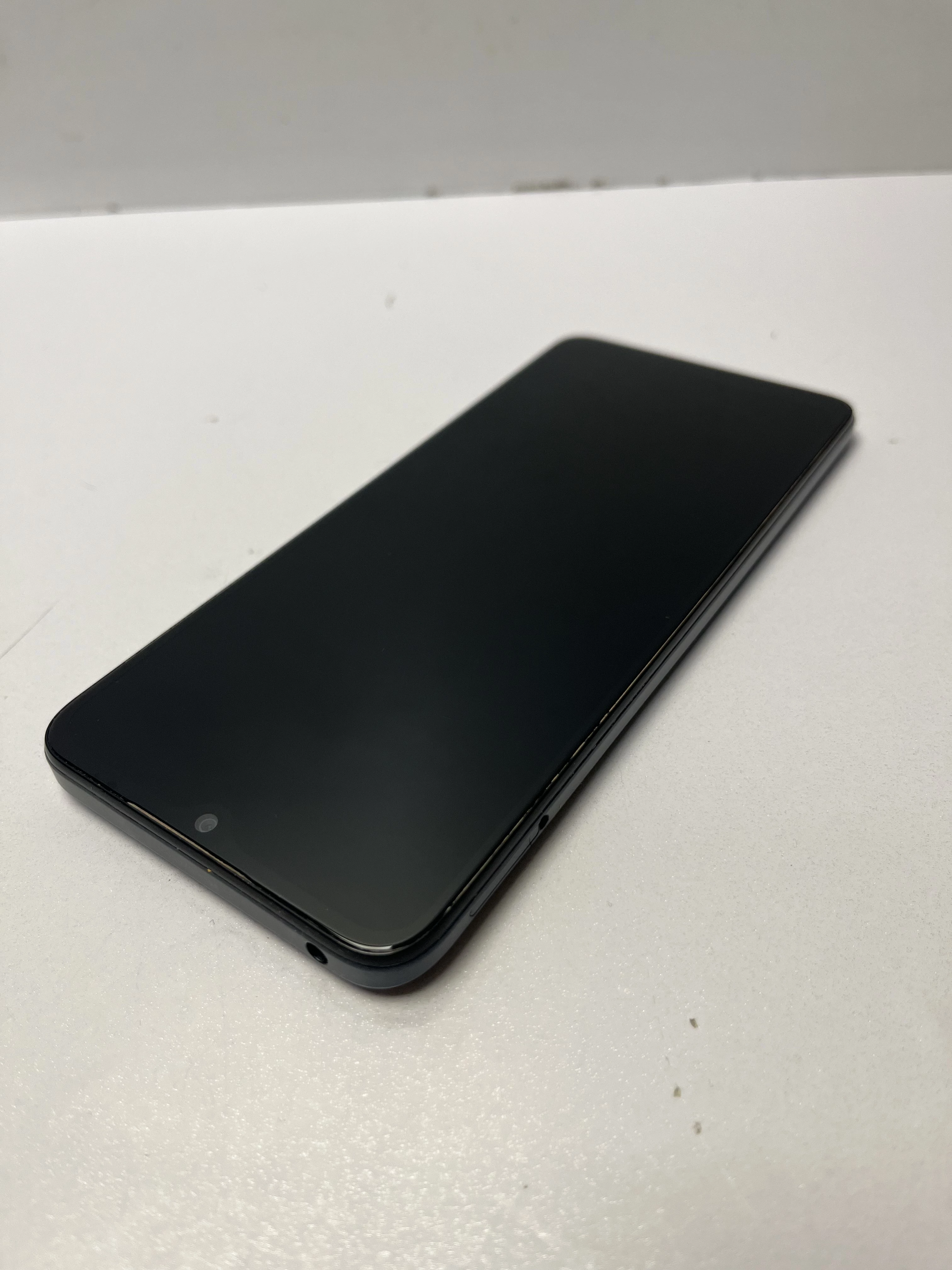 telefon-moto-e22-464gb-przekatna-ekranu-650