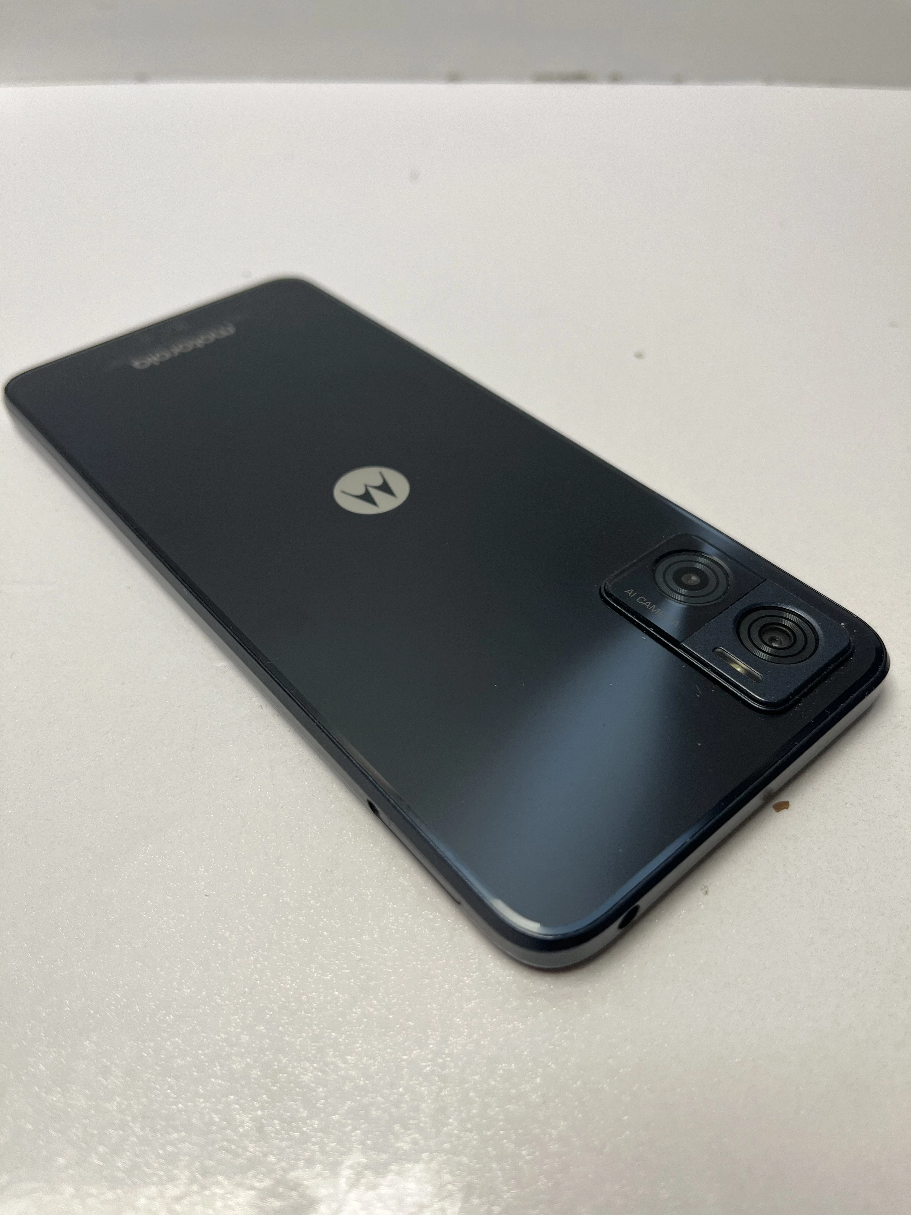 telefon-moto-e22-464gb-system-operacyjny-4388-1