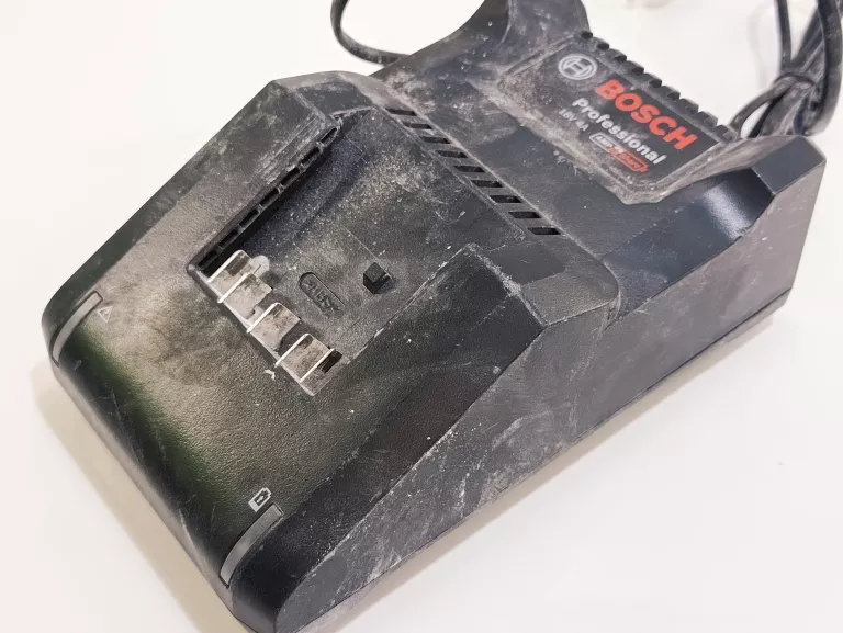 szlifierka-katowa-bosch-professional-gws-18v-8-walizka-kod-producenta-060193a308