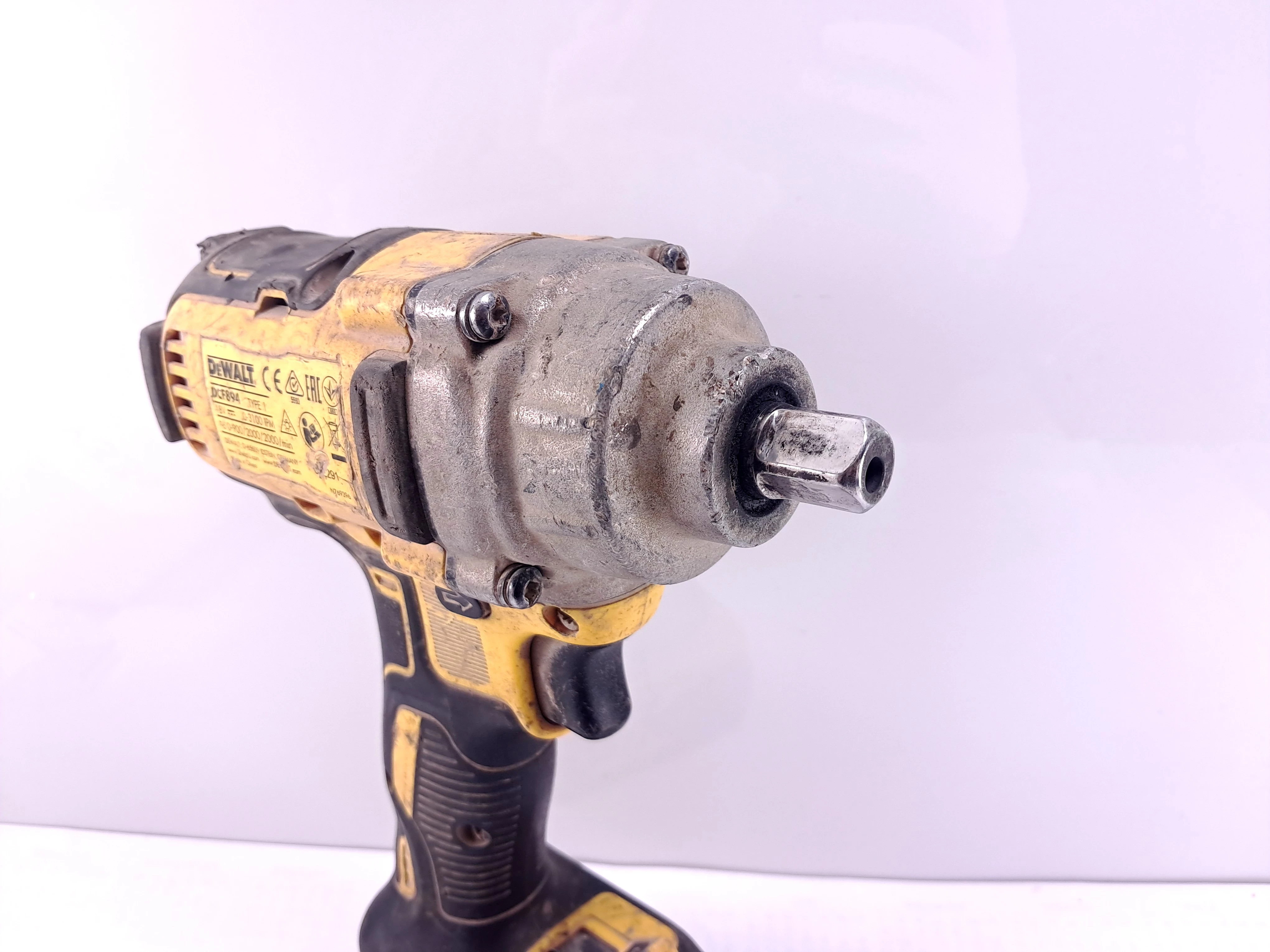 klucz-udarowy-dewalt-dcf894-akumulator-18v-50ah-stan-11323-2