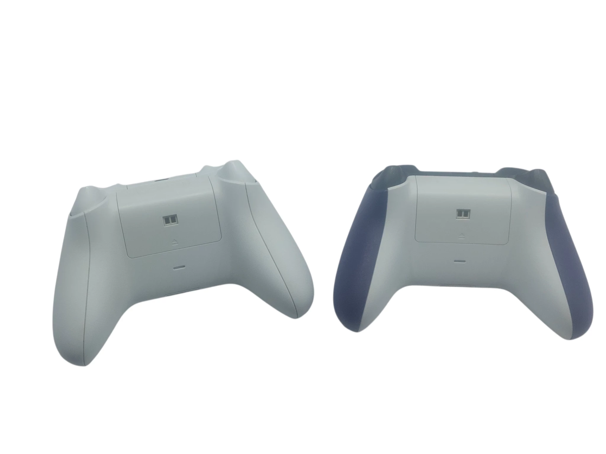 konsola-xbox-series-s-512-gb-2-pady-stacja-ladujaca-ean-gtin-196388205875