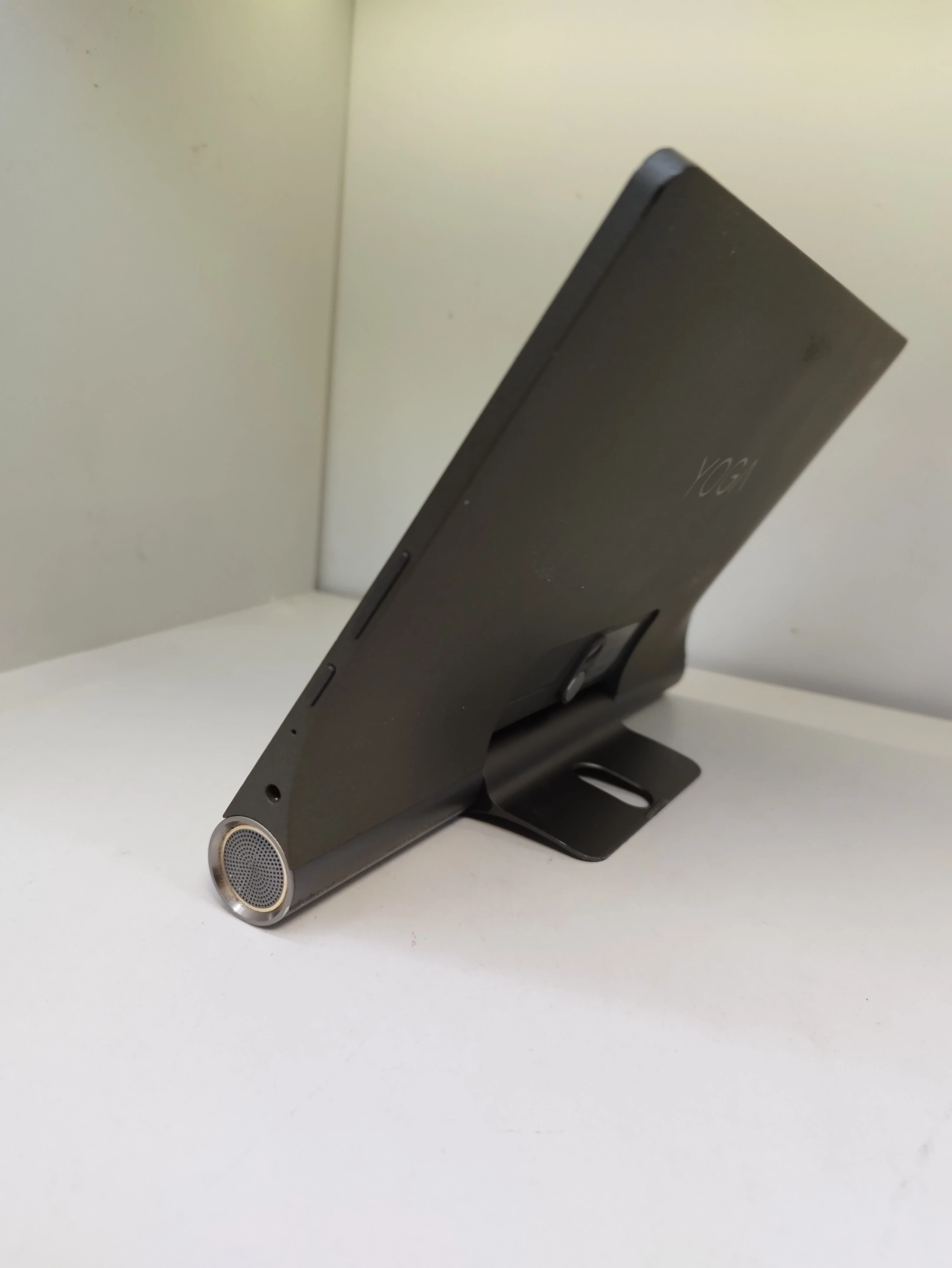 lenovo-yoga-smart-tab-yt-x705l-101-464-gb-lte-stan-11323-2