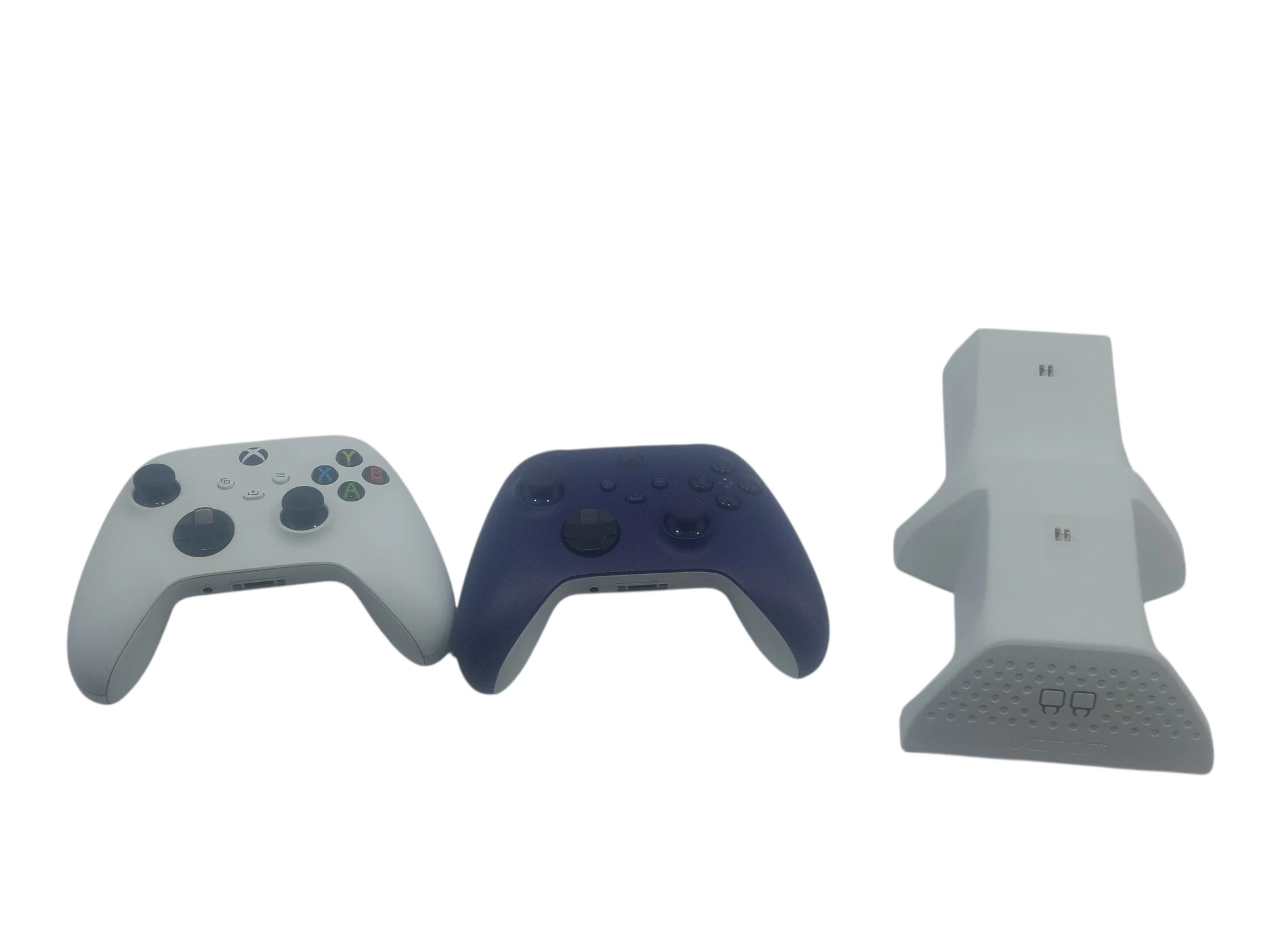 konsola-xbox-series-s-512-gb-2-pady-stacja-ladujaca-zawiera-baterie-250685-2006717