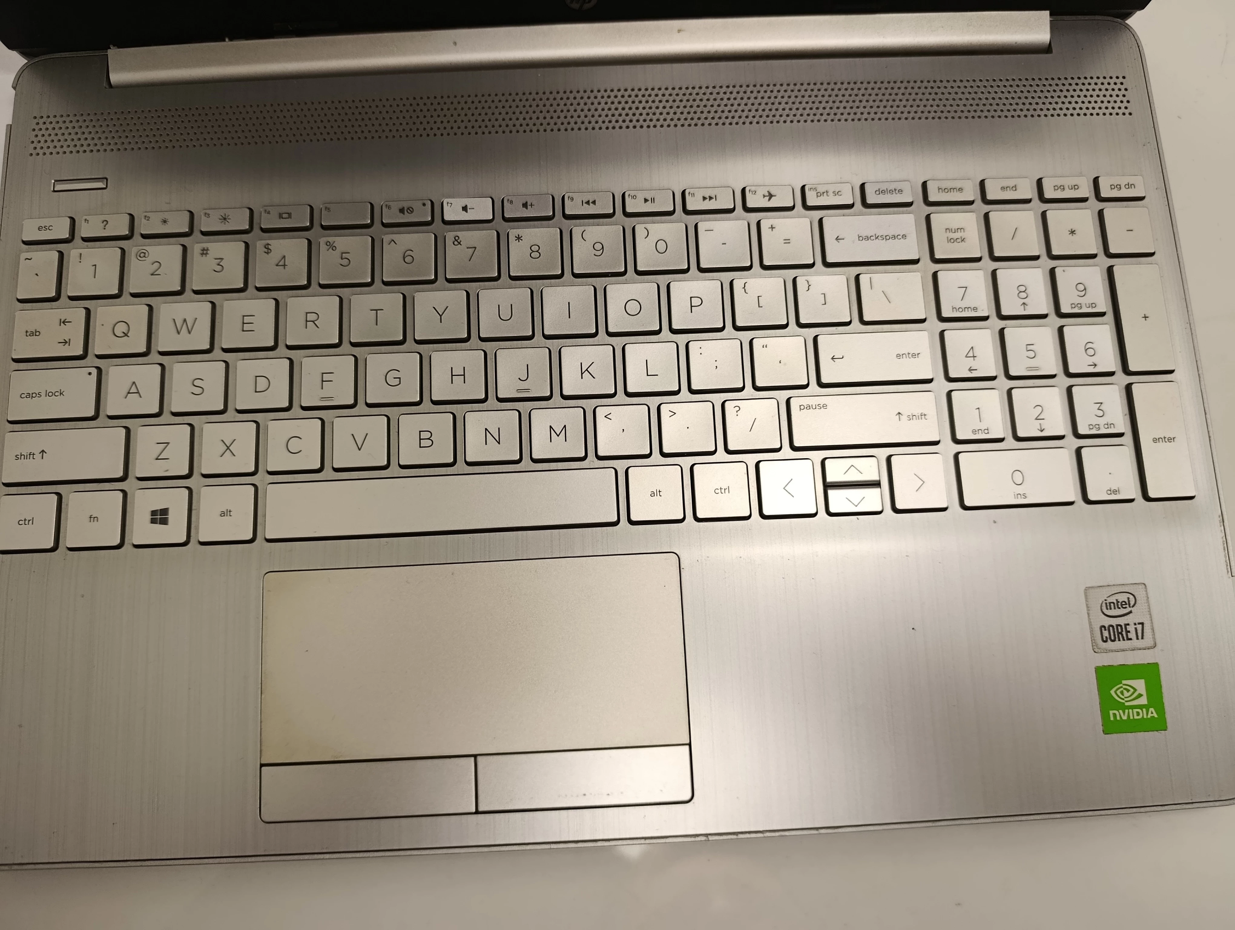 laptop-hp-15s-du1030tx-8256gb-ssd-1024gb-hdd-i7-10510u-geforce-mx250-ean-gtin-0195122534127