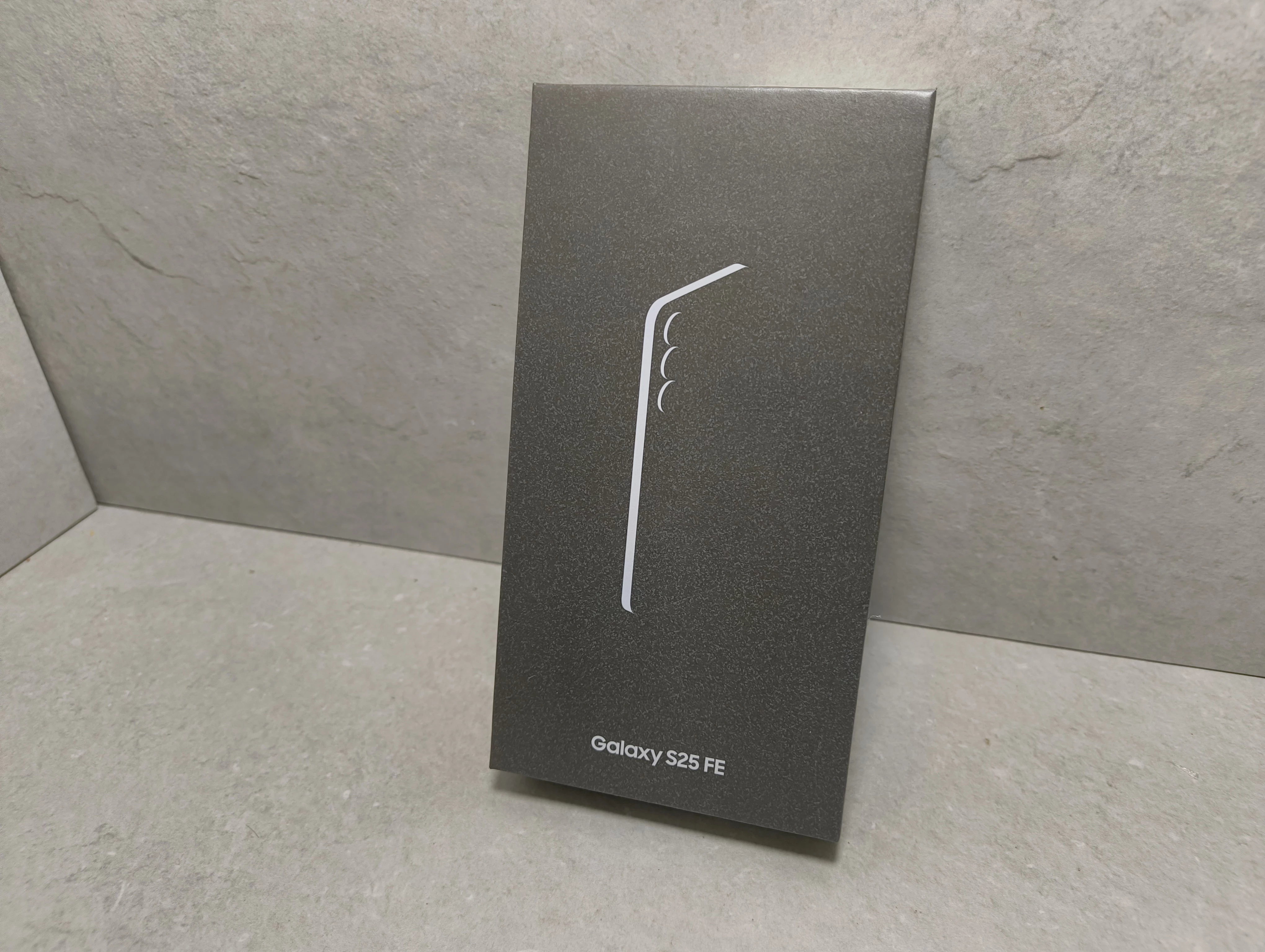 telefon-samsung-galaxy-s25-fe-8128-igla-osiedle-niepodleglosci-1-krakow
