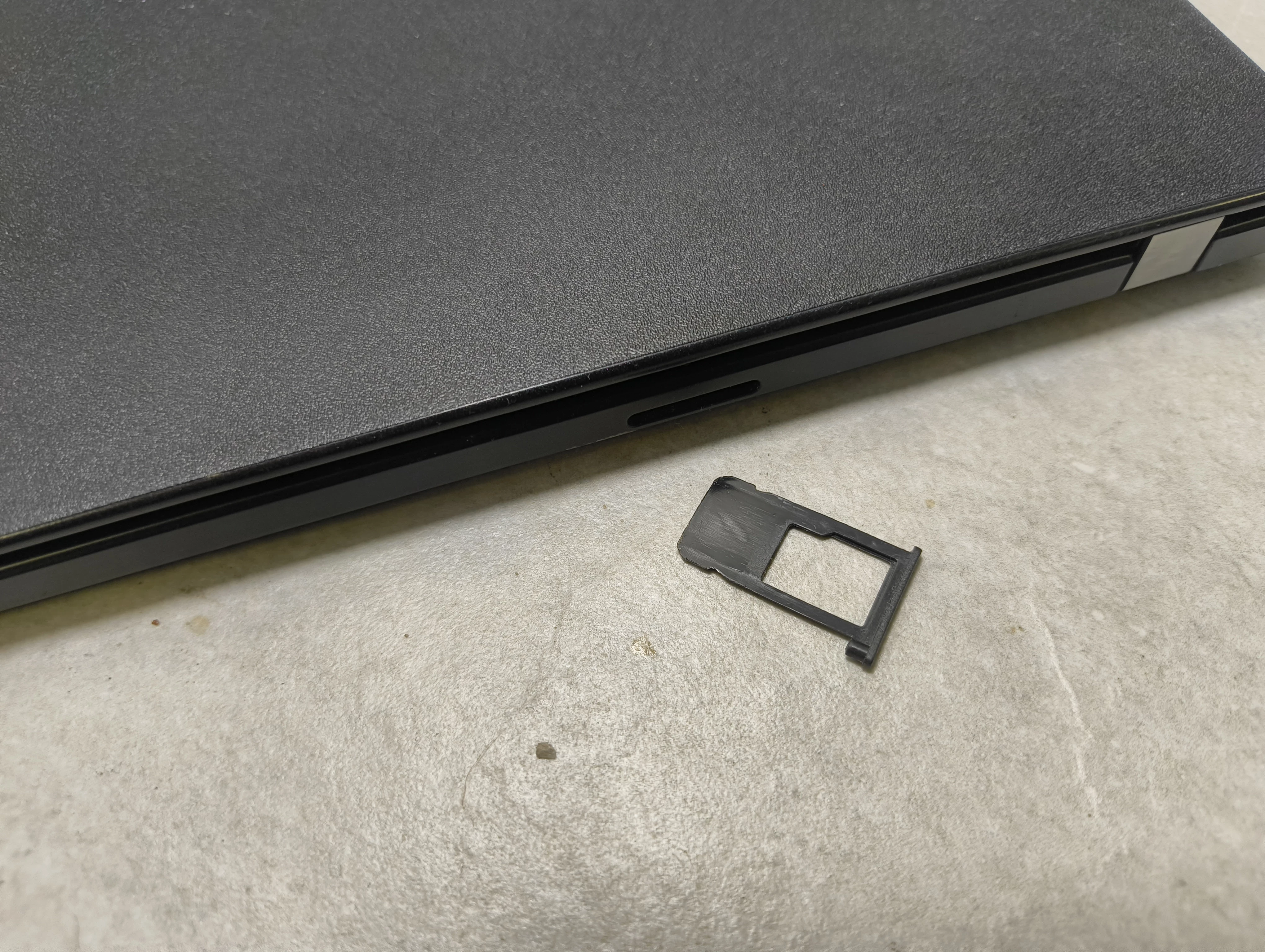 laptop-lenovo-thinkpad-a285-ryzen-5-8240-przekatna-ekranu-1250