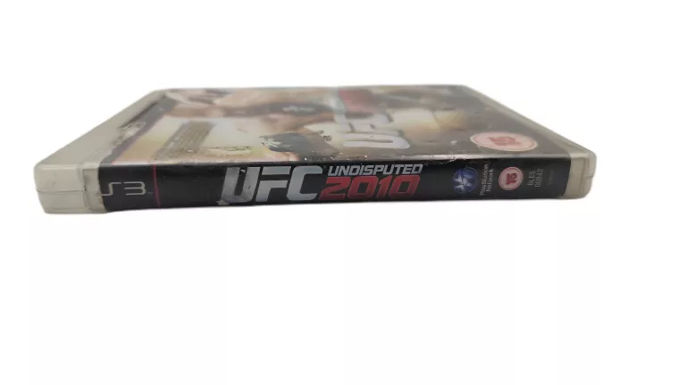 gra-ufc-2010-ps3-stan-11323-2