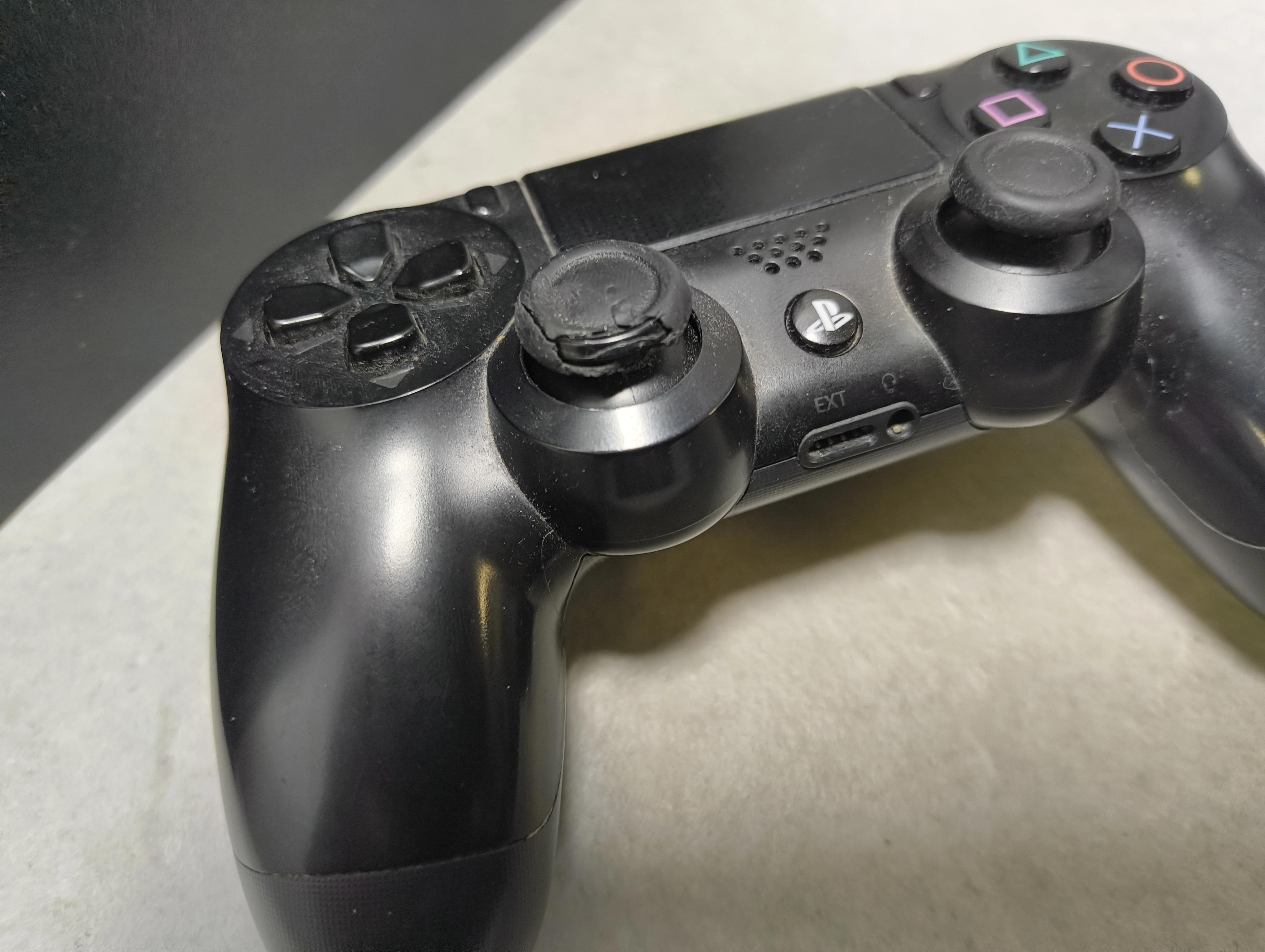 konsola-ps4-fat-500gb-pad-uszk-obudowa-kod-producenta-cuh-2216a