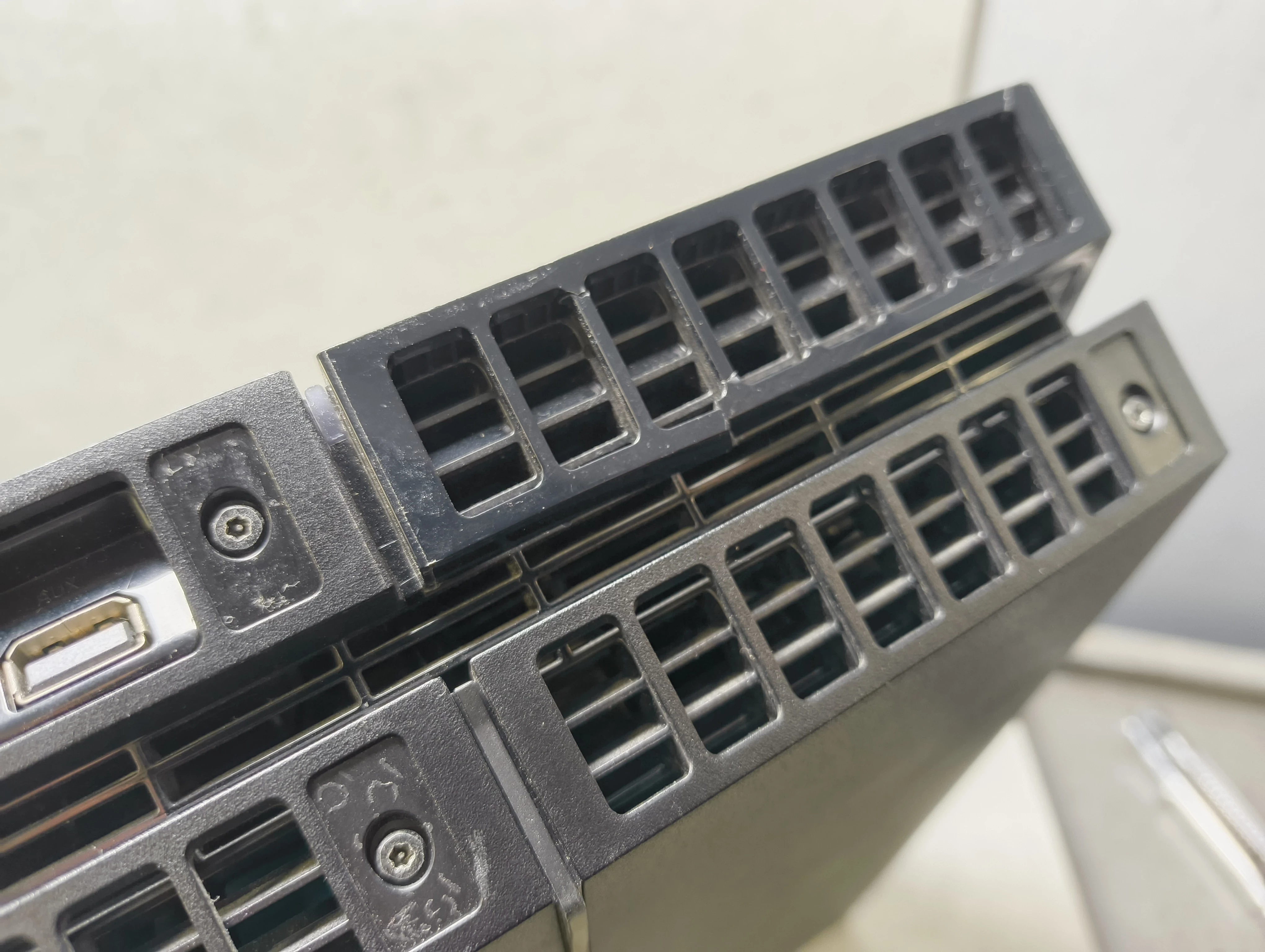 konsola-ps4-fat-500gb-pad-uszk-obudowa-dysk-wbudowana-pamiec-5179-51