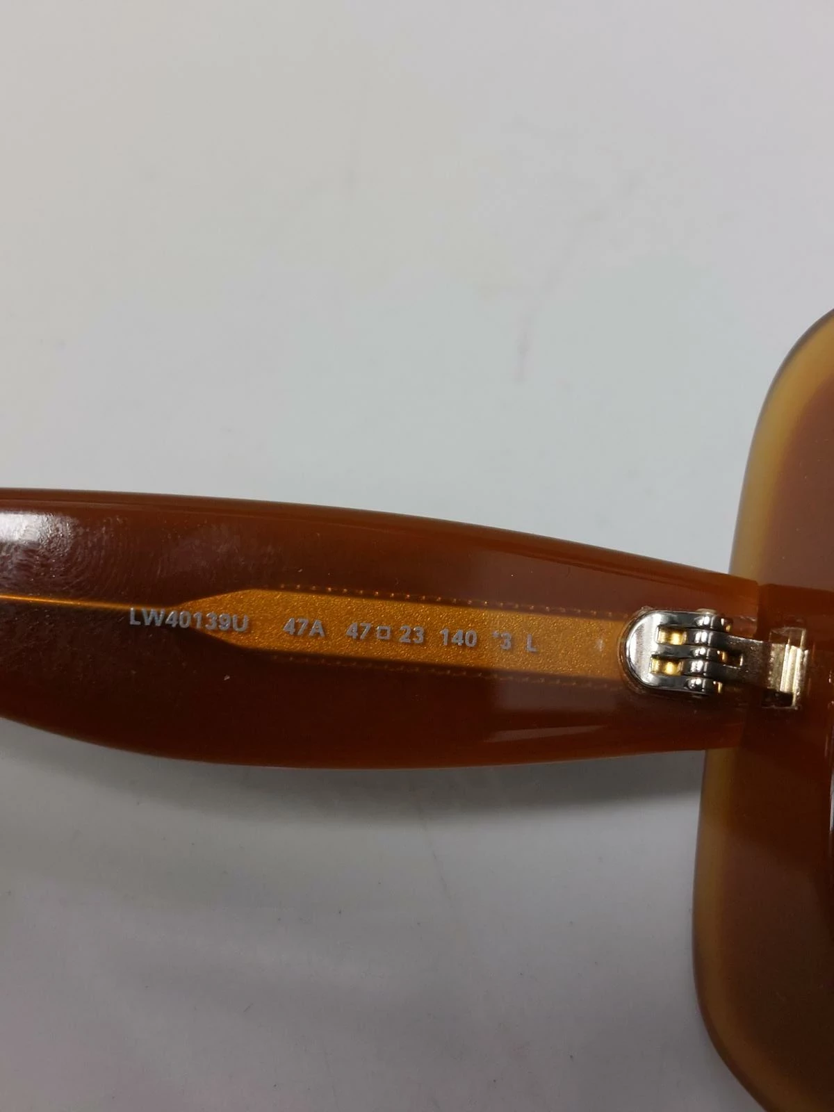 okulary-vintage-loewe-lw-40139u-etui-kod-producenta-40139u