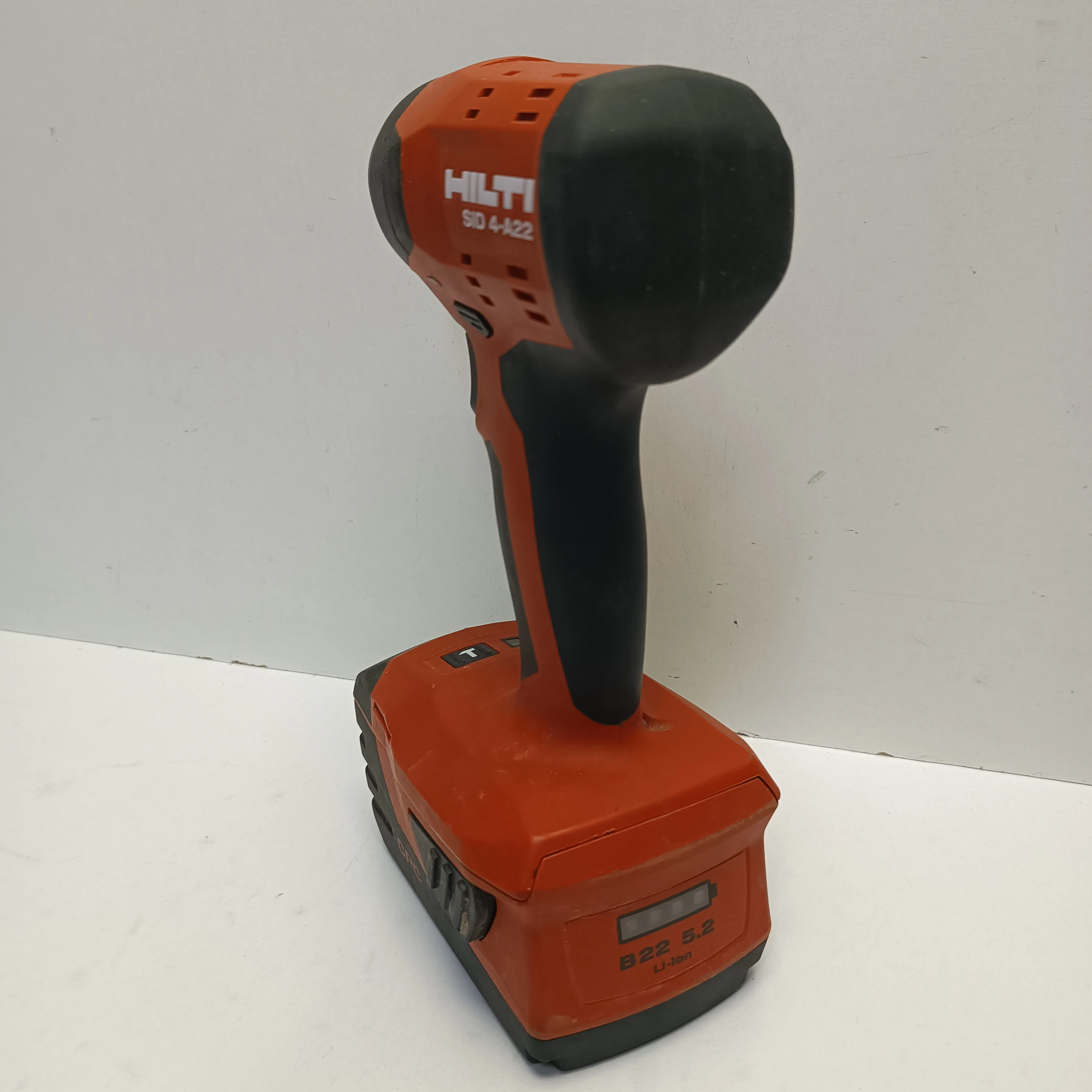 zakretarka-udarowa-hilti-sid-4-a22-2-akumulatory-ladowarka-i-walizka-waga-produktu-z-opakowaniem-jednostkowym-1230