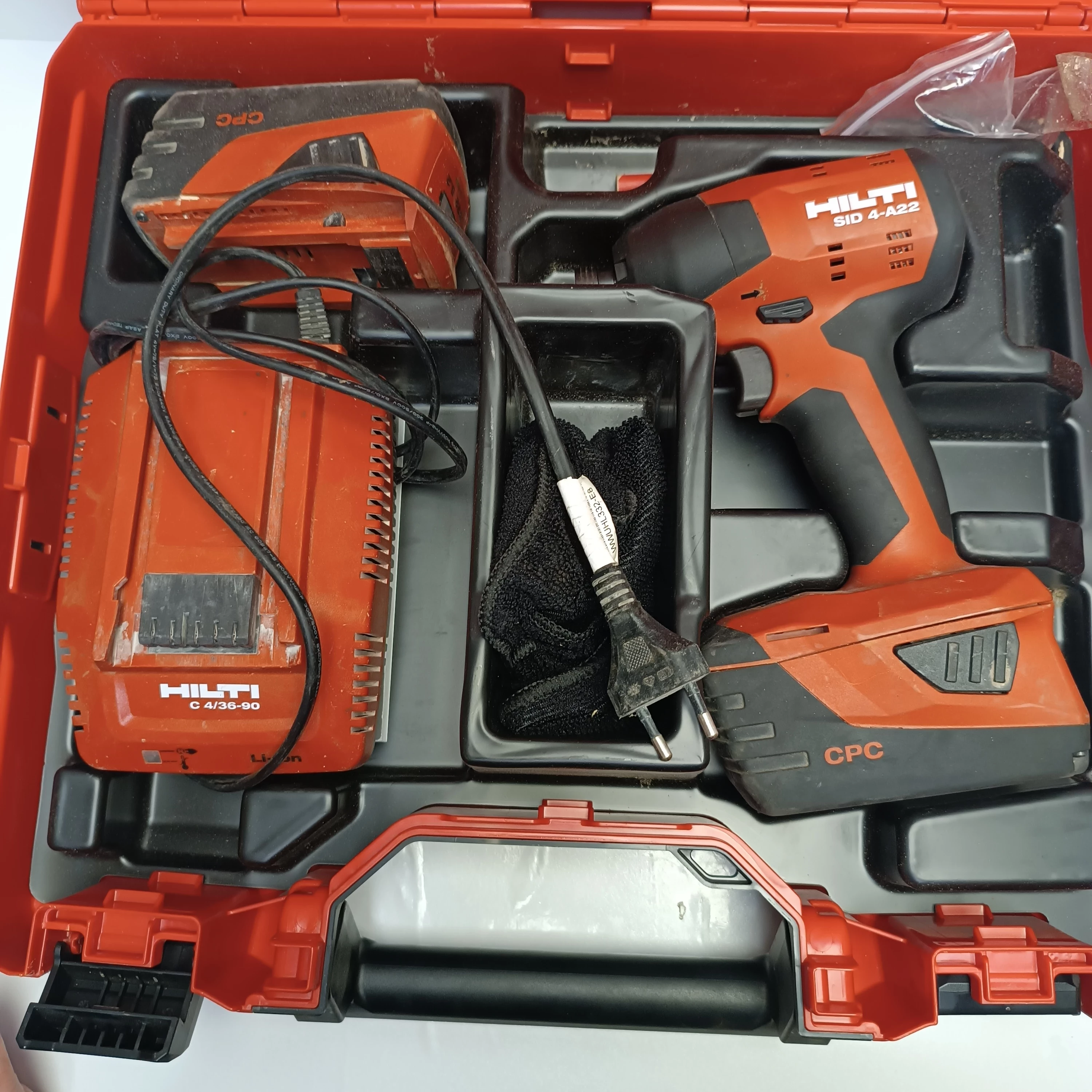 zakretarka-udarowa-hilti-sid-4-a22-2-akumulatory-ladowarka-i-walizka-osiedle-teatralne-3u15-krakow
