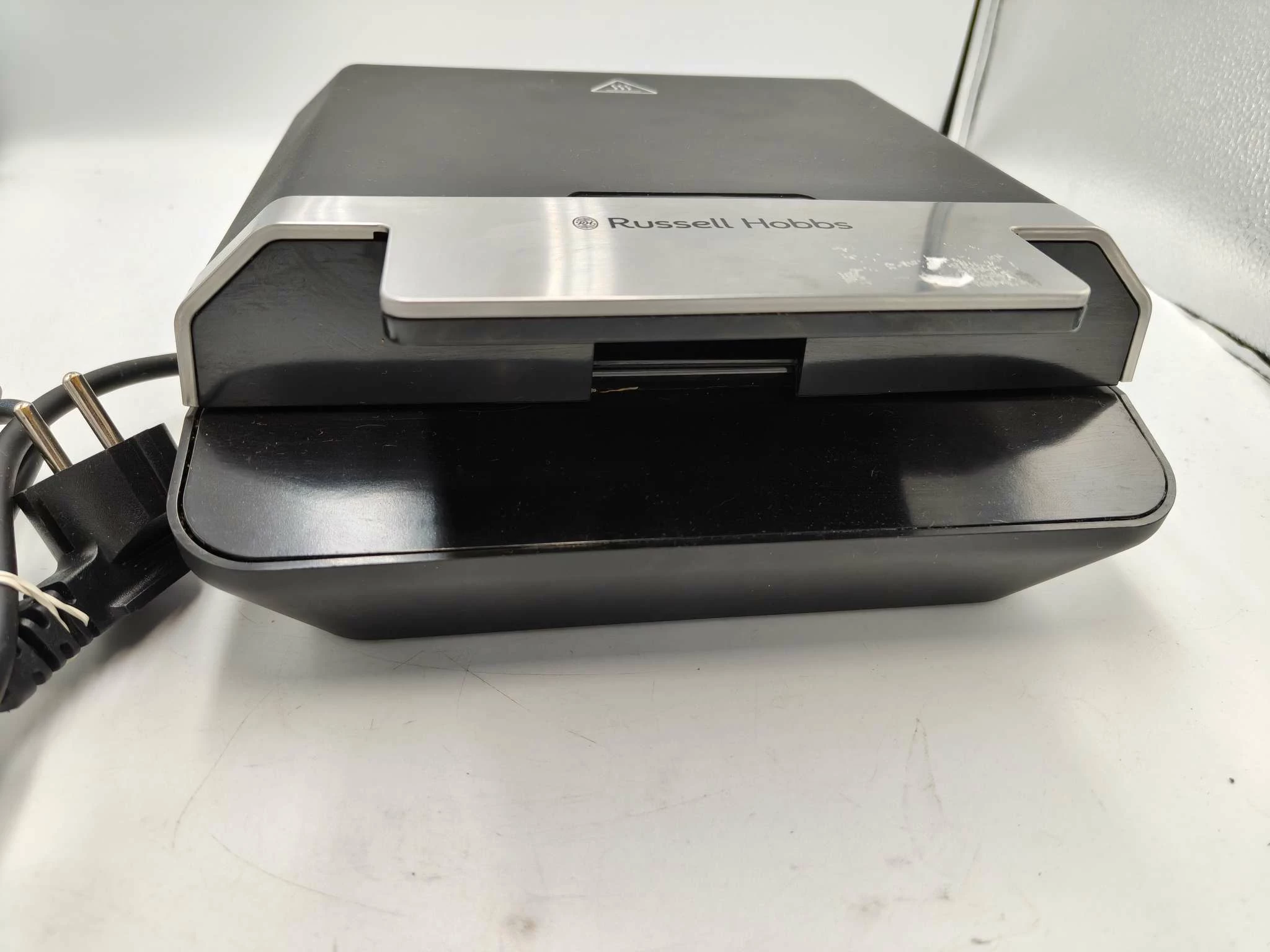 opiekacz-russell-hobbs-26800-56-czarny-750-w-stan-11323-2