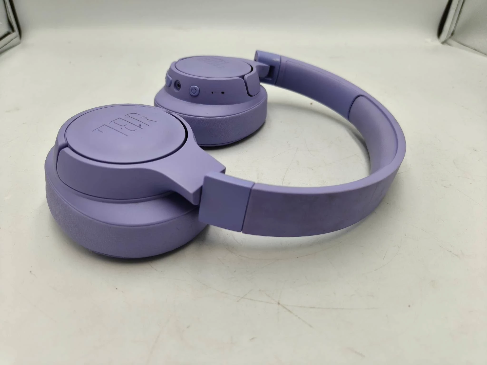 sluchawki-bt-nauszne-jbl-tune-720-bt-fioletowe-kod-producenta-t720btpur