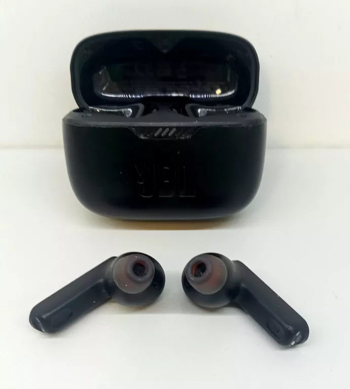 sluchawki-jbl-tune-235-stan-11323-2