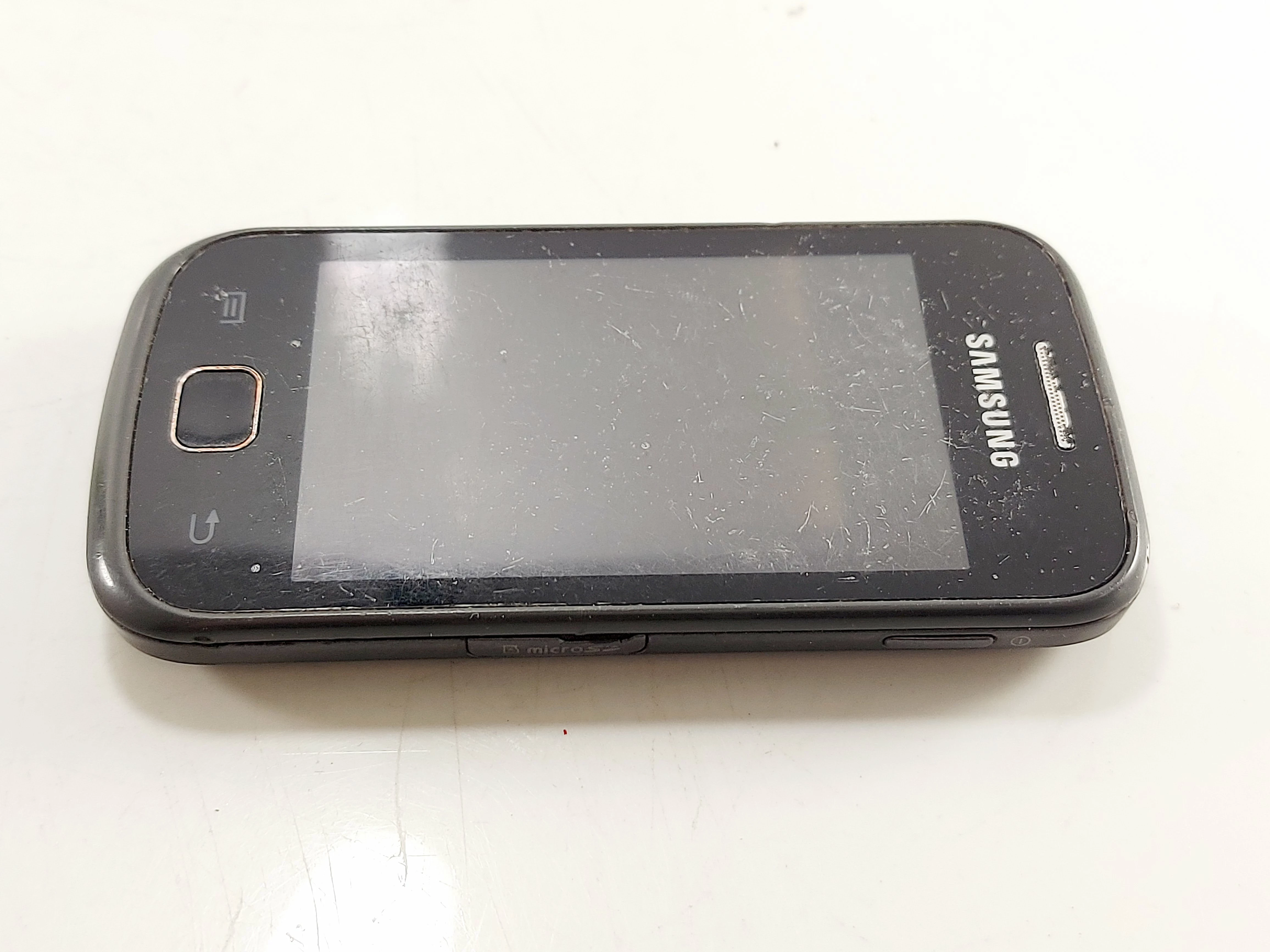 telefon-samsung-gt-s5660-system-operacyjny-4388-1