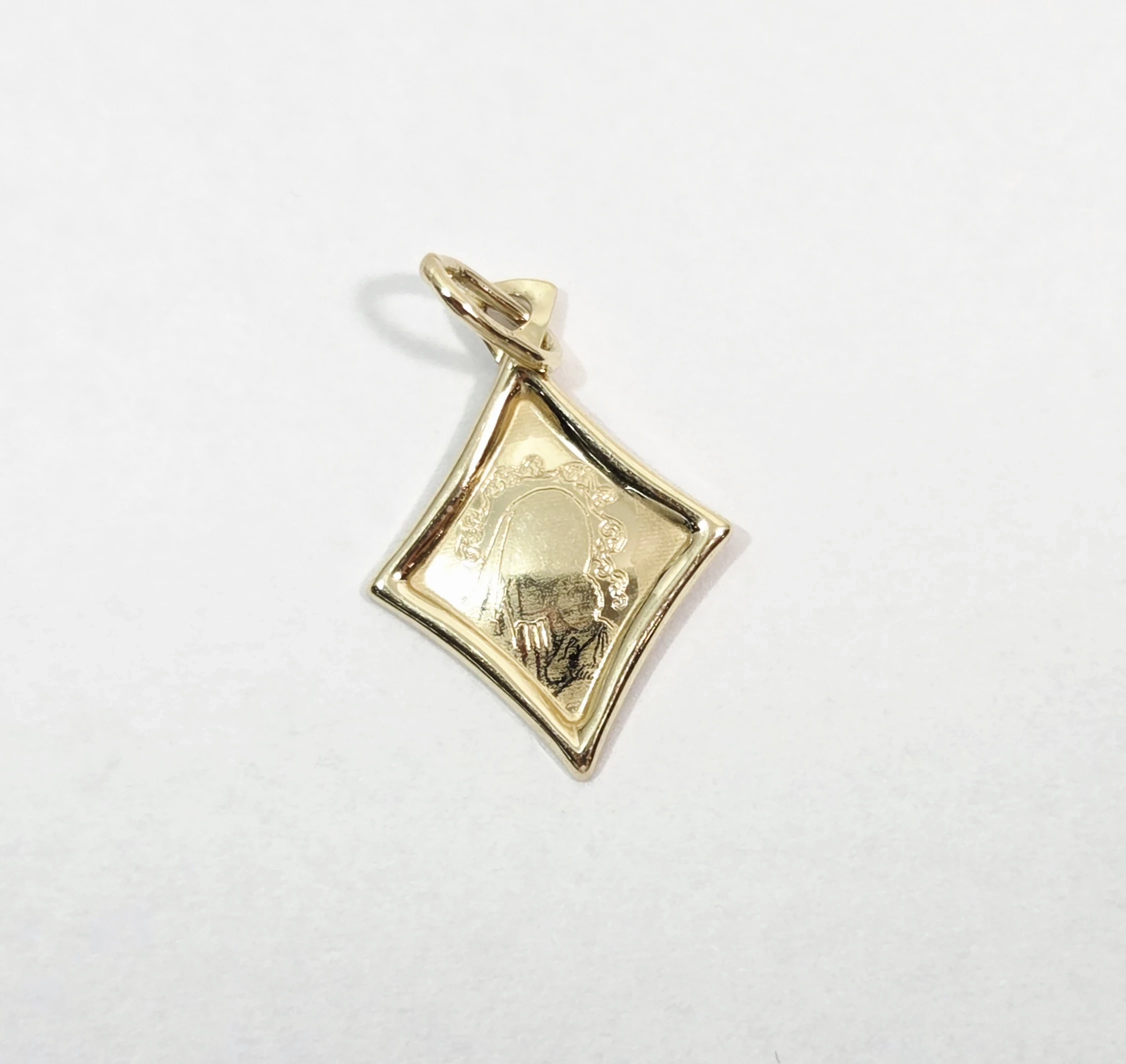zlota-zawieszka-medalik-matka-boska-uzywane-048-g-585-armii-krajowej-1a-goldap