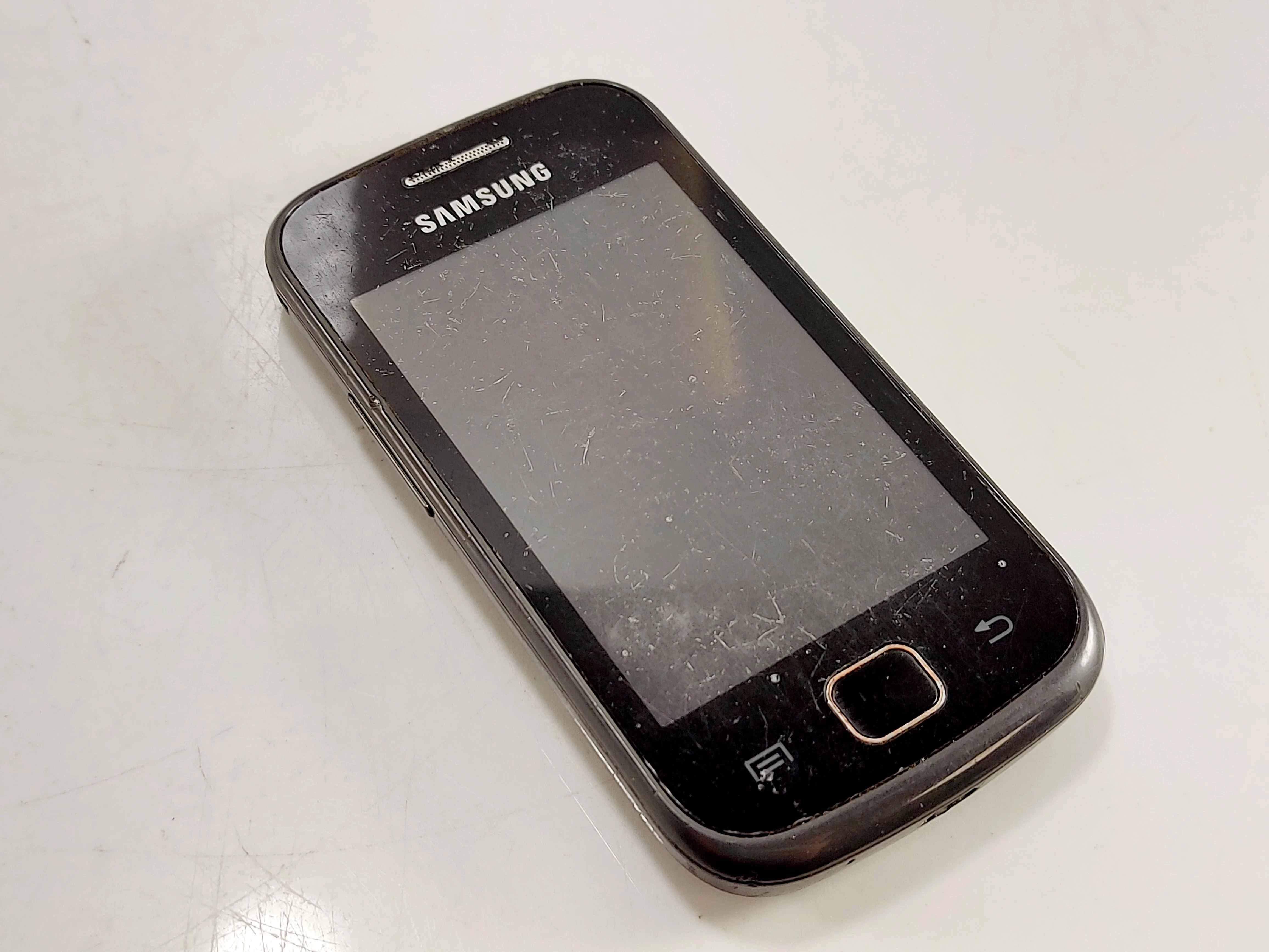 telefon-samsung-gt-s5660-pojemnosc-akumulatora-1350