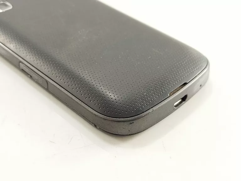 telefon-samsung-gt-s5660-wbudowana-pamiec-202869-214181