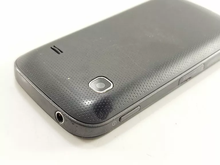 telefon-samsung-gt-s5660-przekatna-ekranu-320