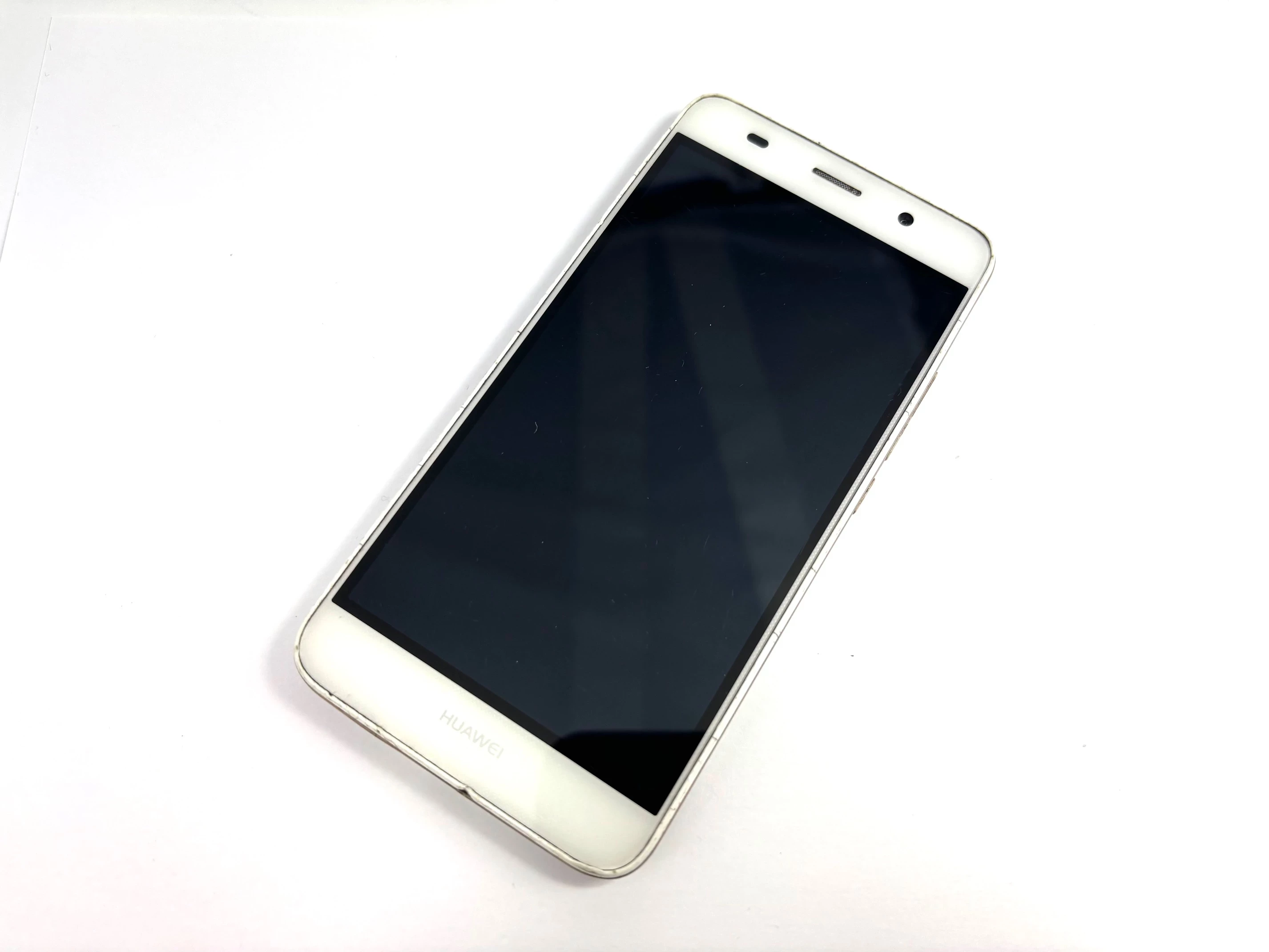 telefon-huawei-y6-18gb-rynek-25-wrzesnia