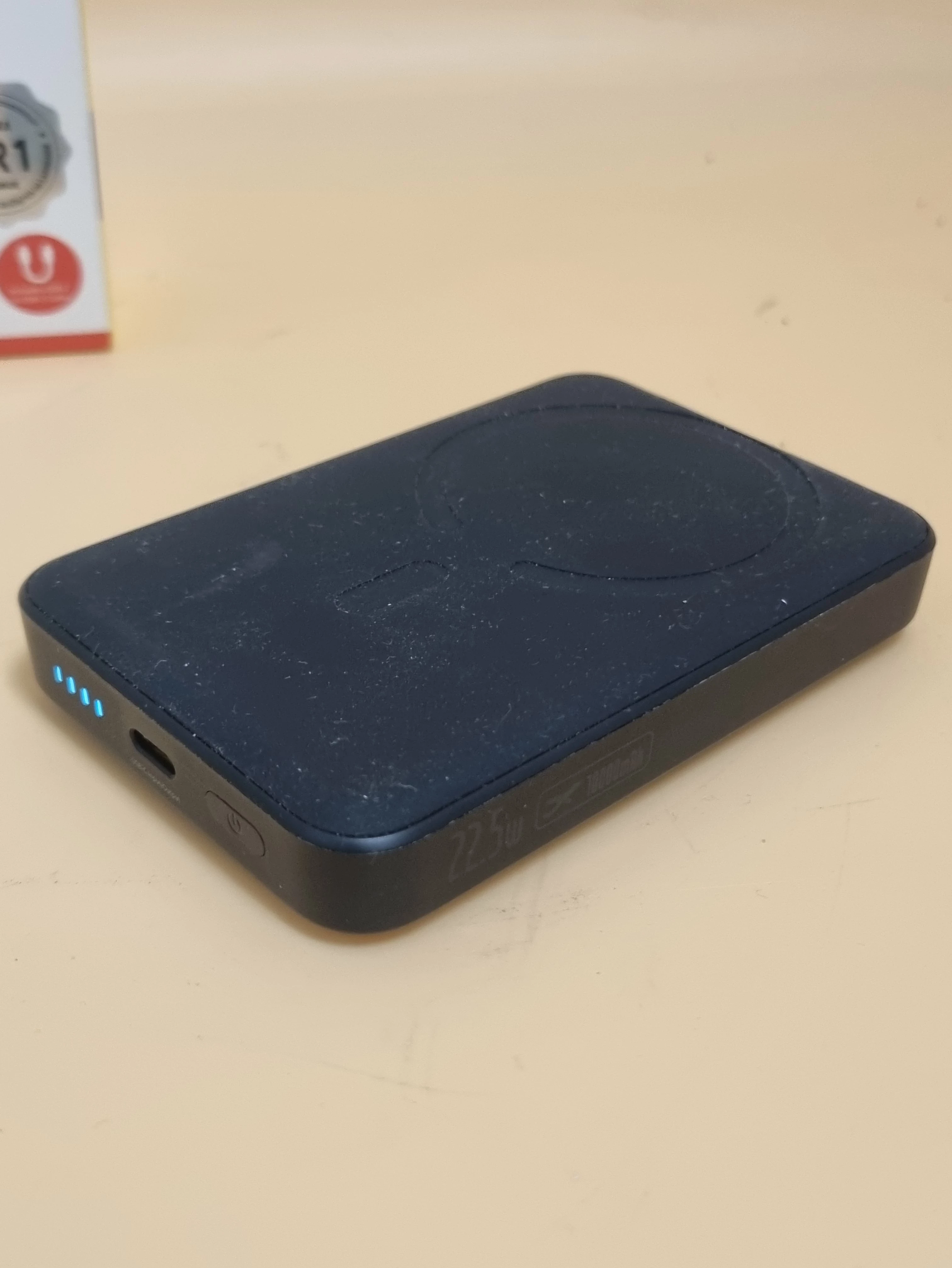 powerbank-indukcyjny-baseus-10-000-mah-pojemnosc-akumulatora-10000