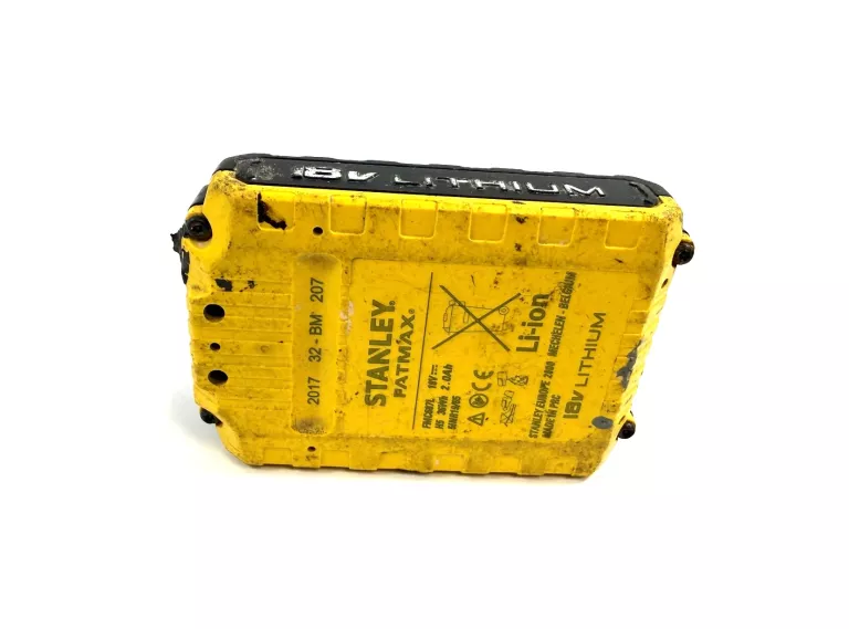 akumulator-fatmax-stanley-z-ladowarka-stan-11323-2