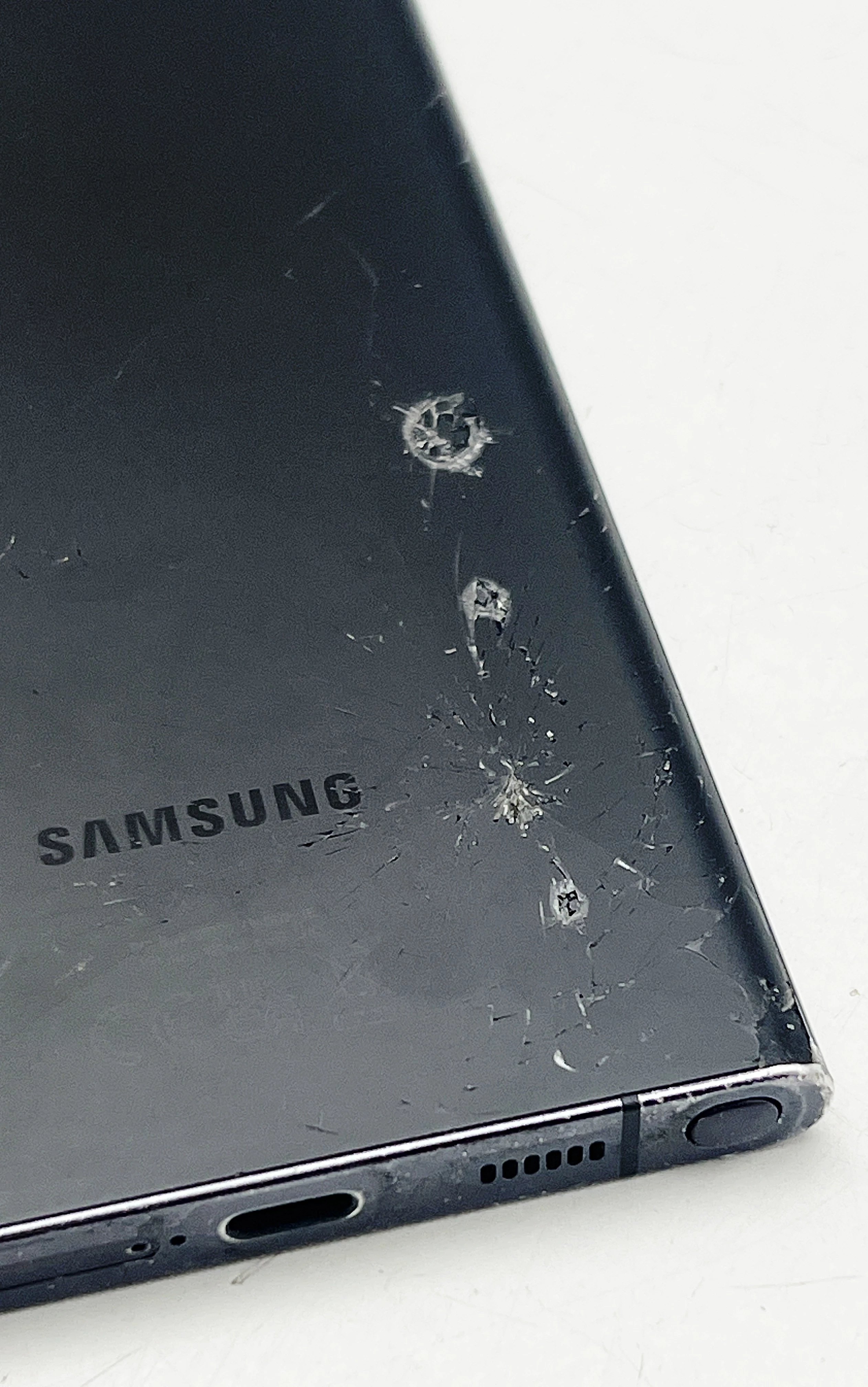 popekany-telefon-samsung-s22-ultra-256gb-stan-11323-2