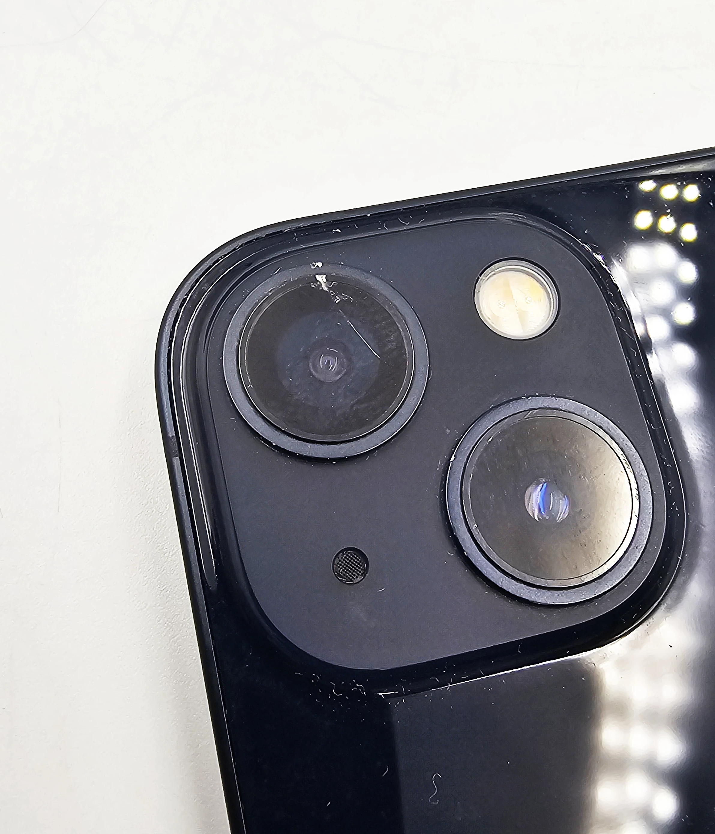 telefon-iphone-13-256gb-mlq63pma-pekniety-aparat-granatowa-czern-przekatna-ekranu-610