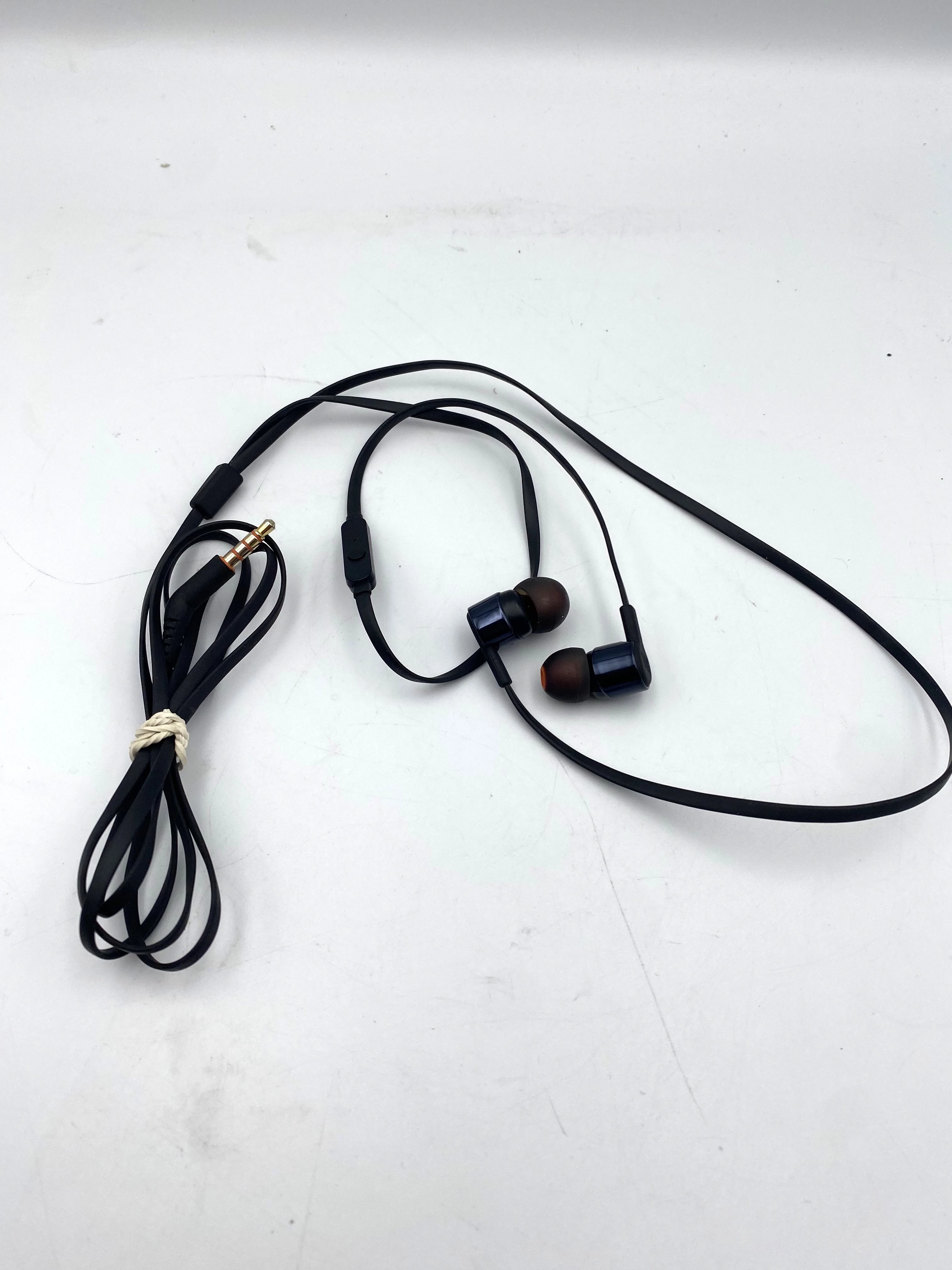 sluchawki-dokanalowe-jbl-t290-z-mikrofonem-czarny-stan-11323-2