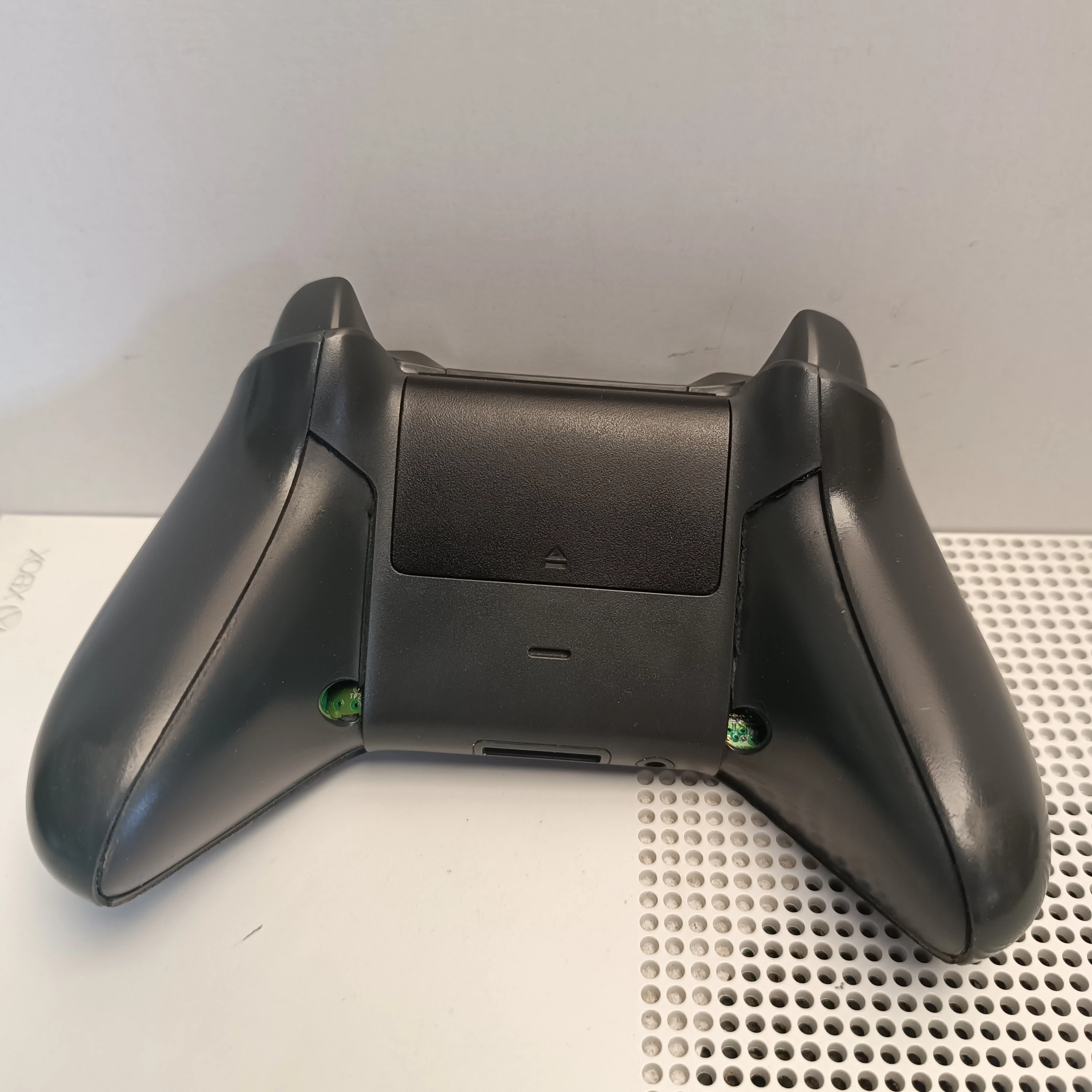 konsola-xbox-one-s-1681-wersja-konsoli-130591-2
