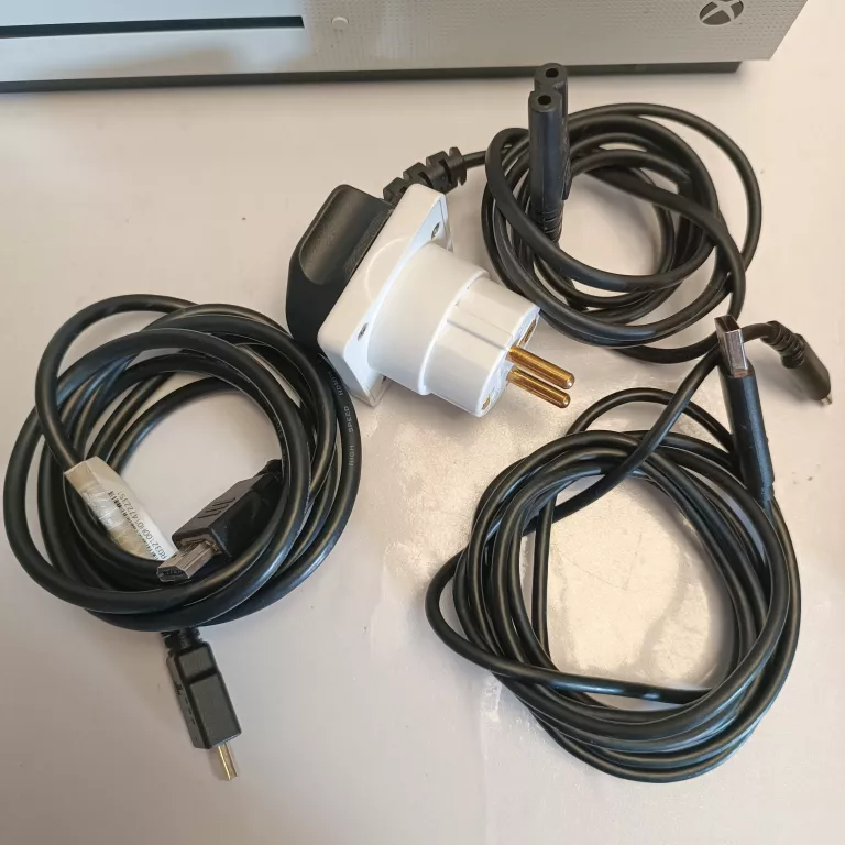 konsola-xbox-one-s-1681-ean-gtin-5903981913046