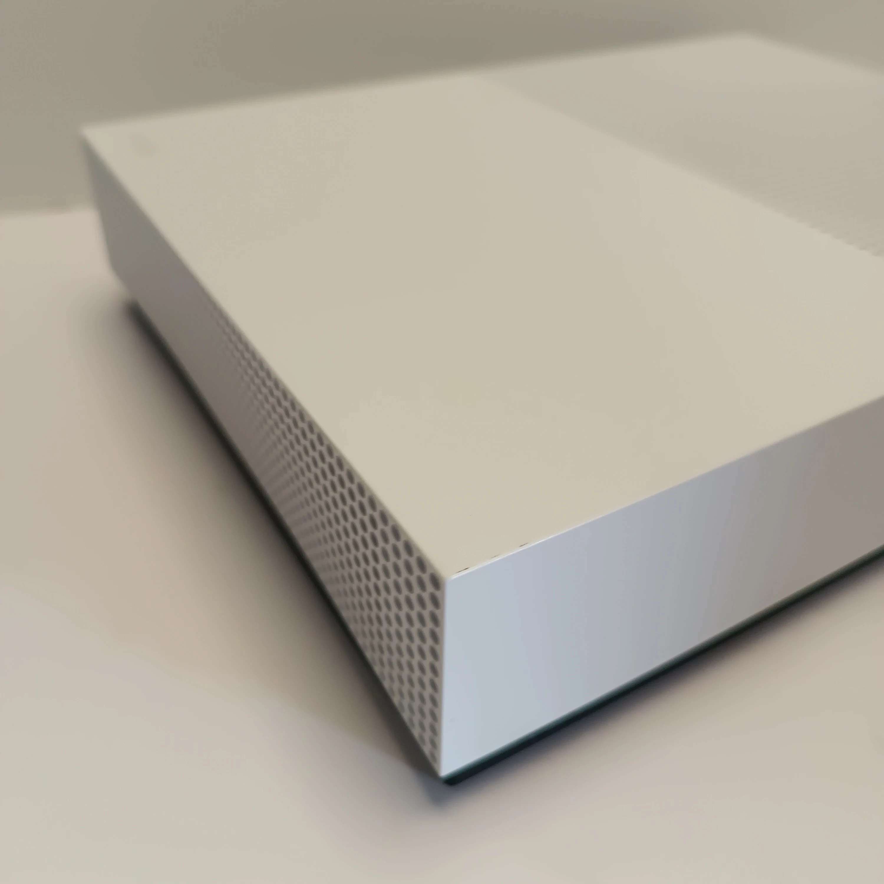 konsola-xbox-one-s-1681-liczba-kontrolerow-w-zestawie-205994-257974