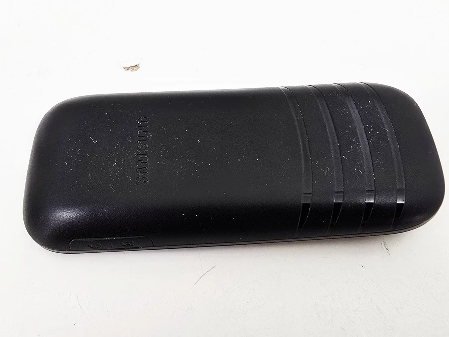 telefon-samsung-gt-e1200r-lad-pud-przekatna-ekranu-152